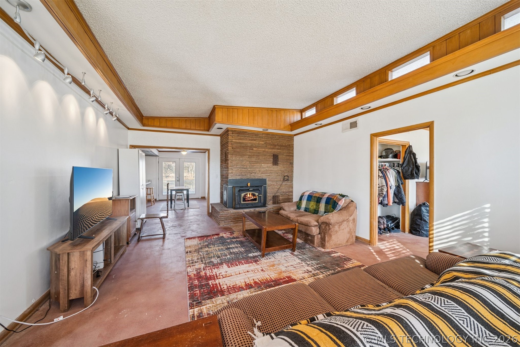 1315 W 49th Street Property Photo 10