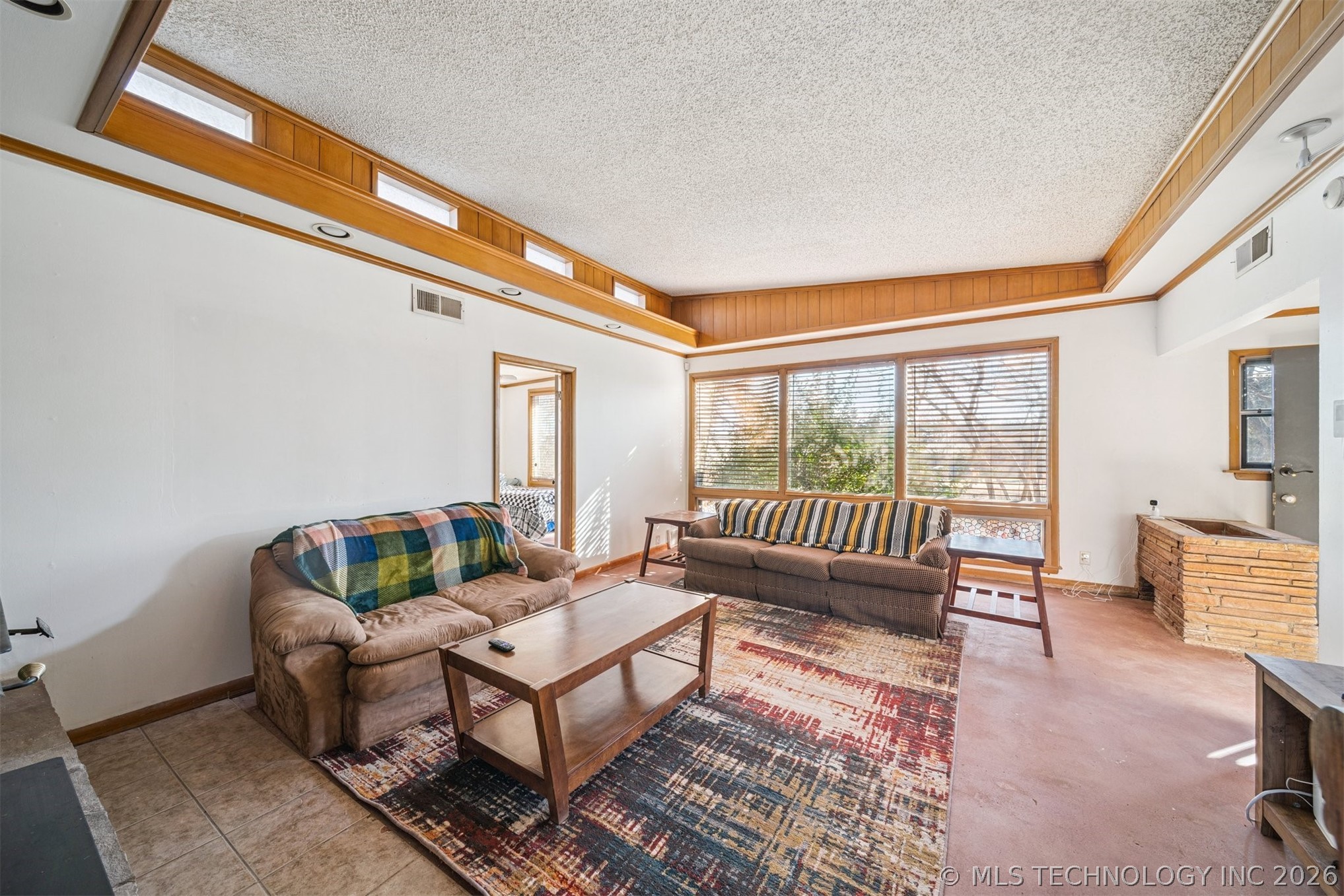 1315 W 49th Street Property Photo 11