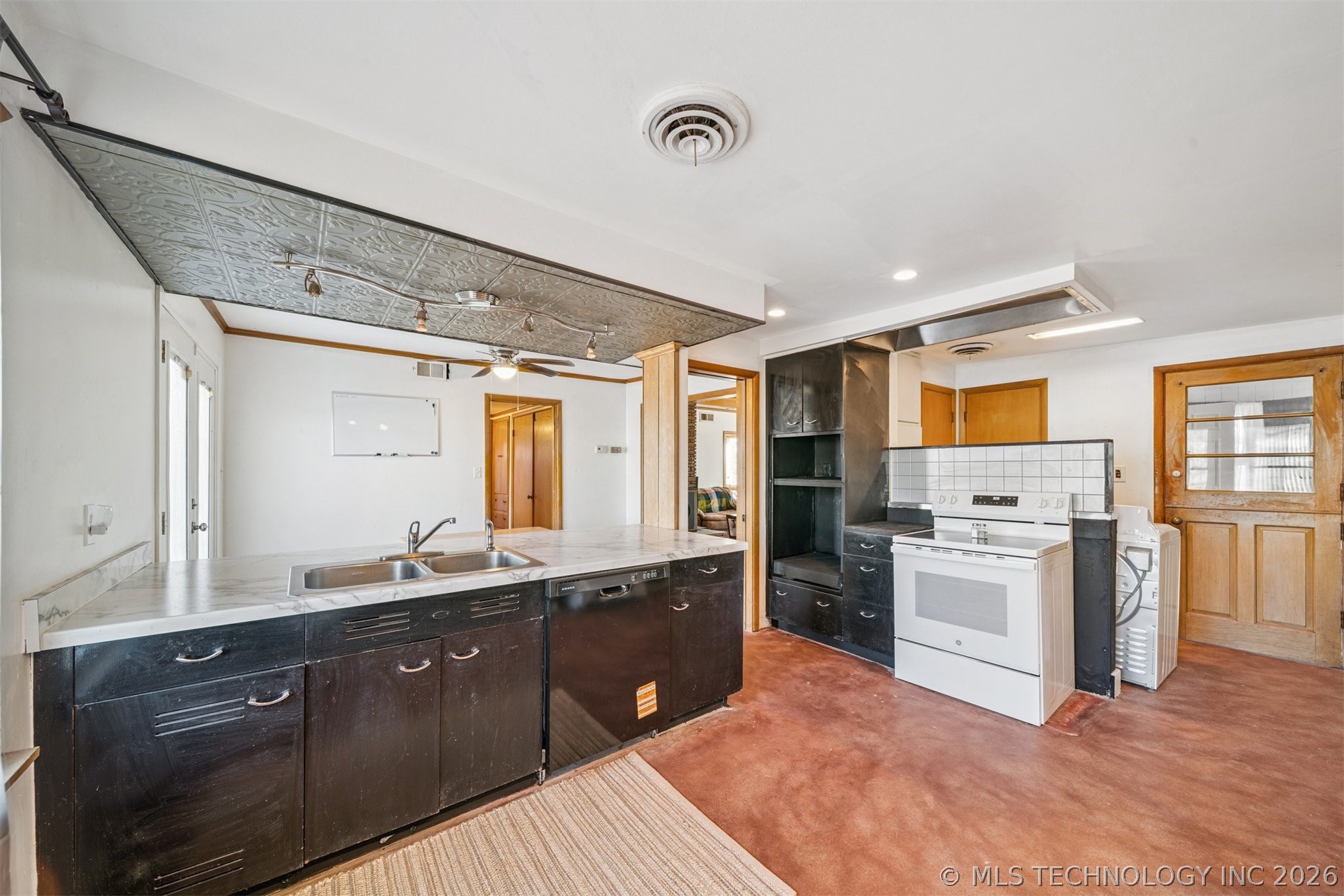 1315 W 49th Street Property Photo 22