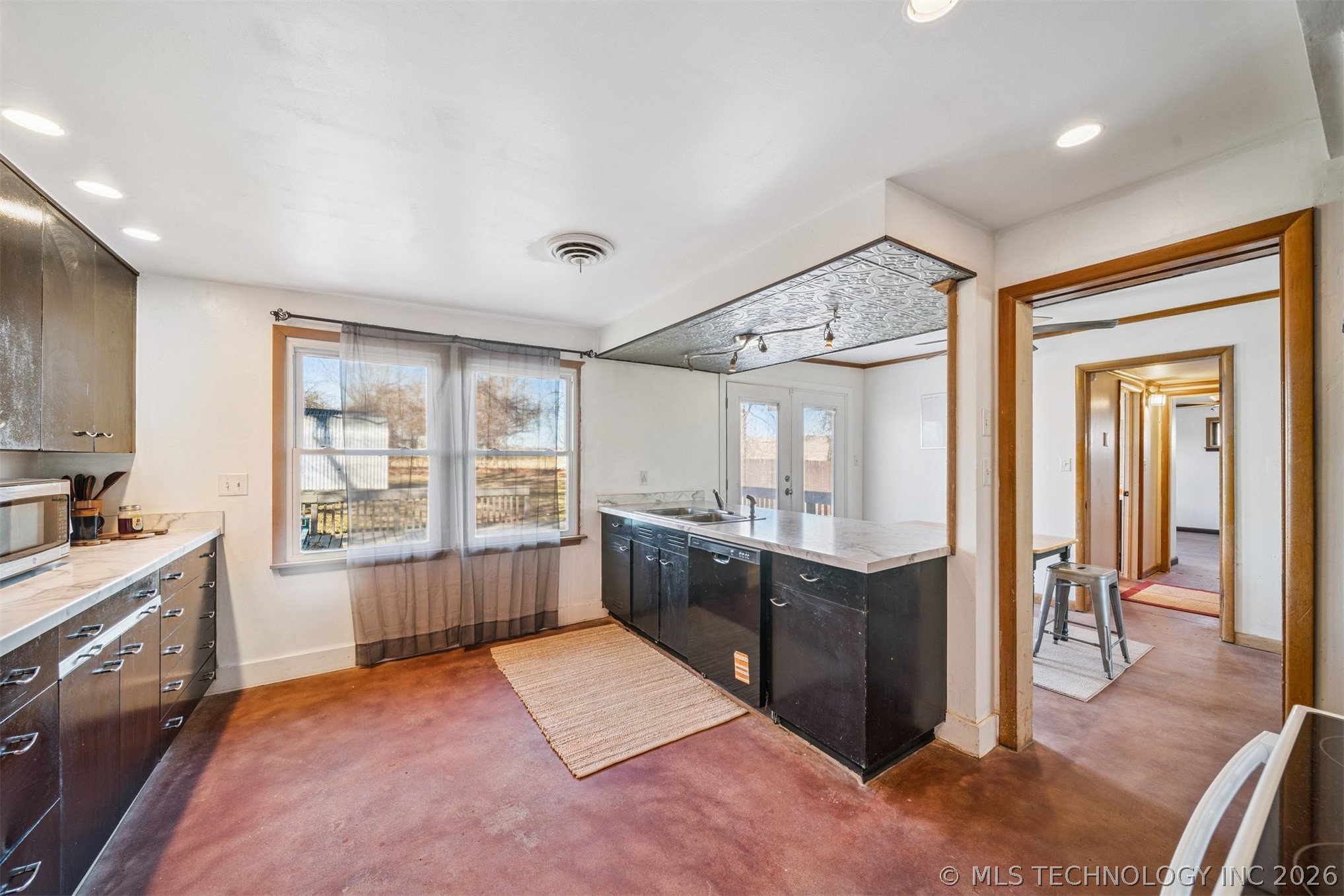 1315 W 49th Street Property Photo 23