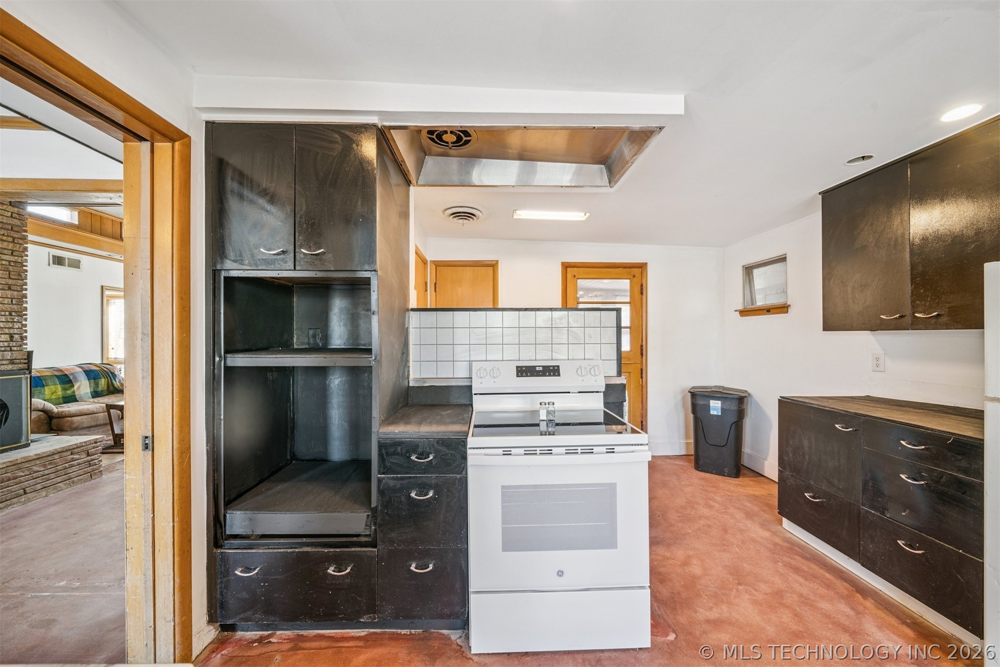 1315 W 49th Street Property Photo 24