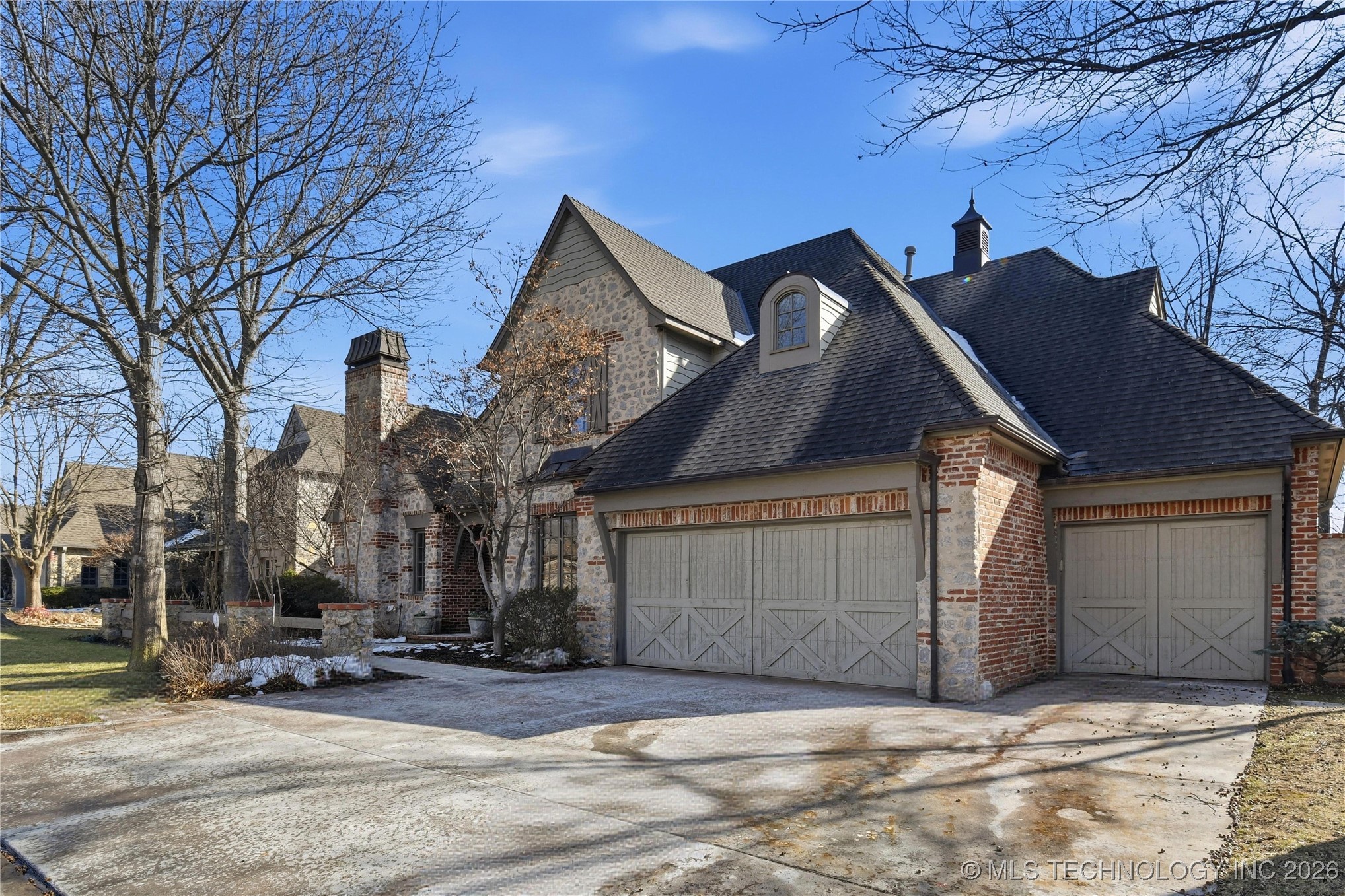 4912 E 104th Place Property Photo 2