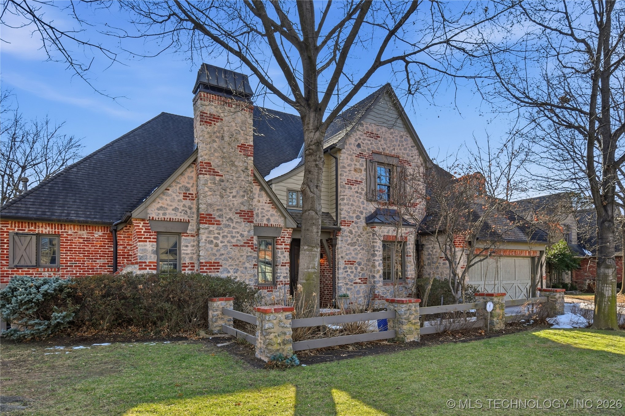 4912 E 104th Place Property Photo 3