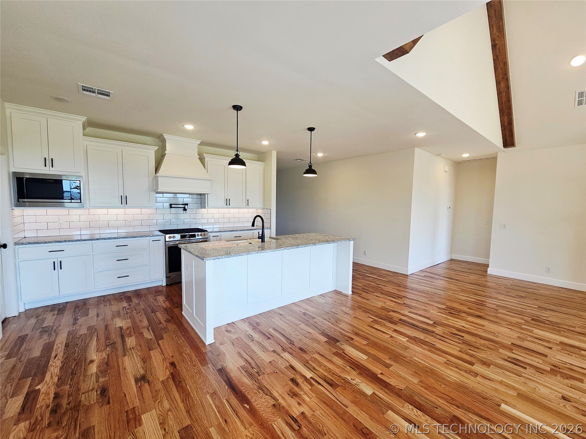 21481 S 4190 Road Property Photo 4