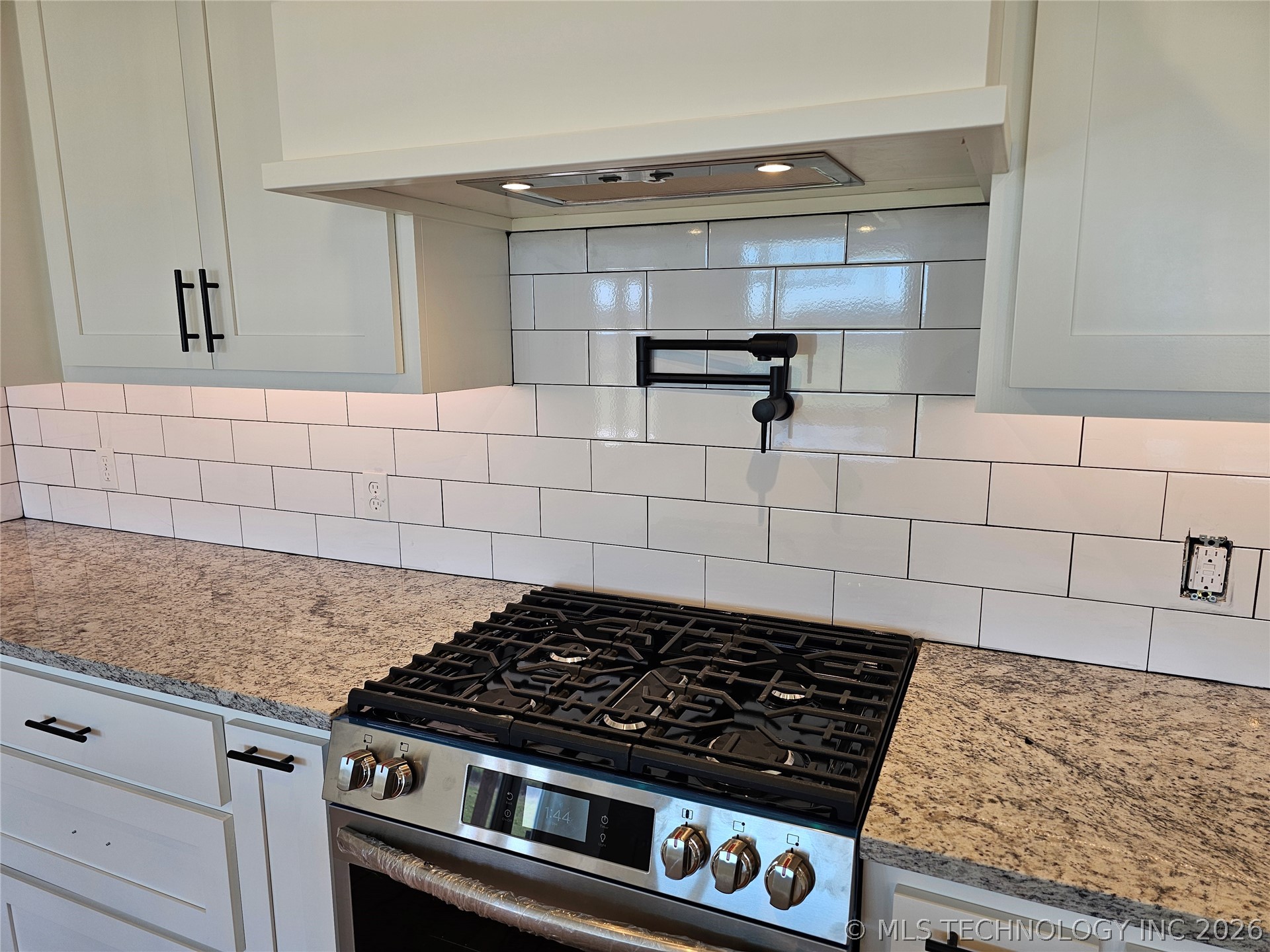 21481 S 4190 Road Property Photo 8