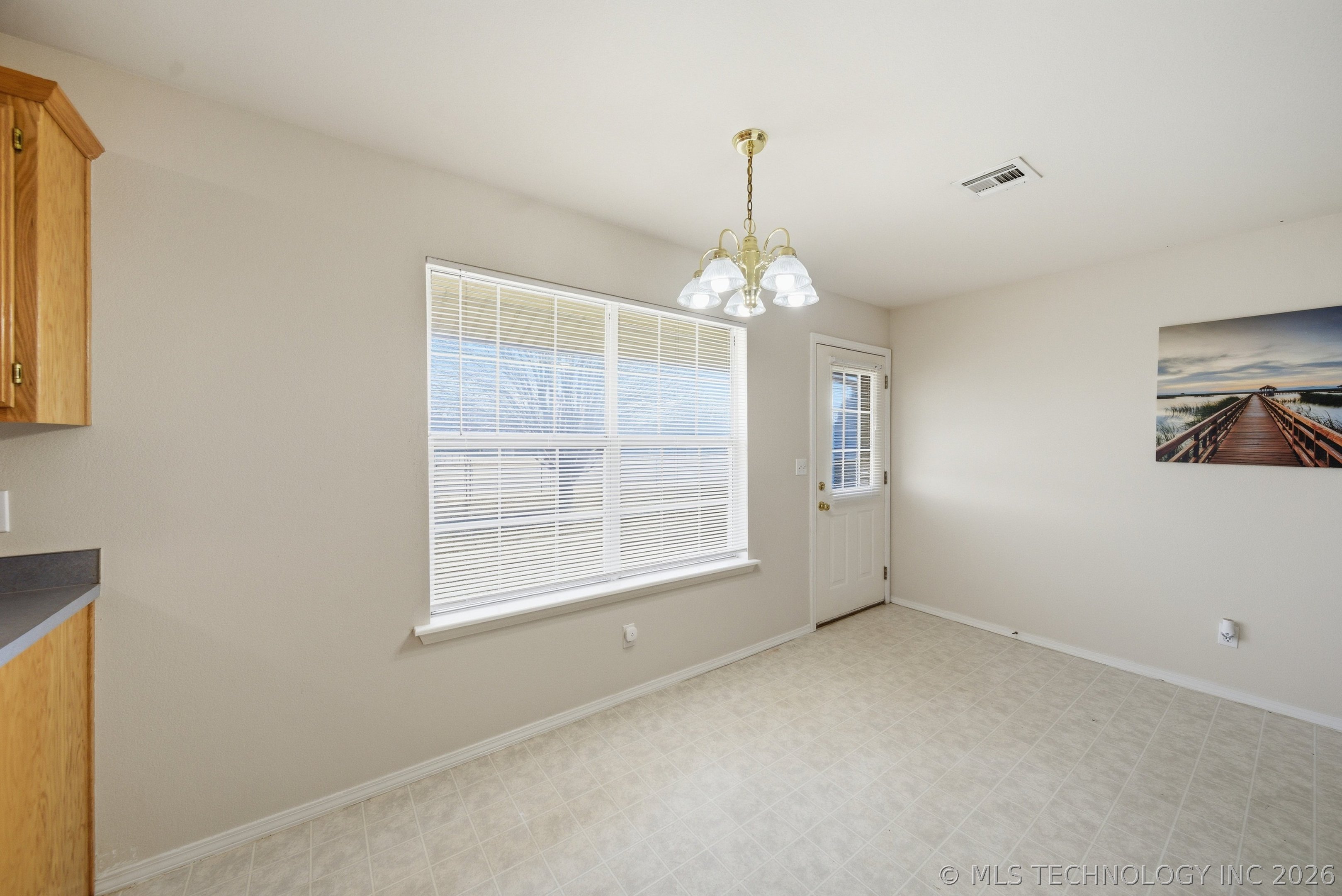 2310 S Hickory Street Property Photo 8