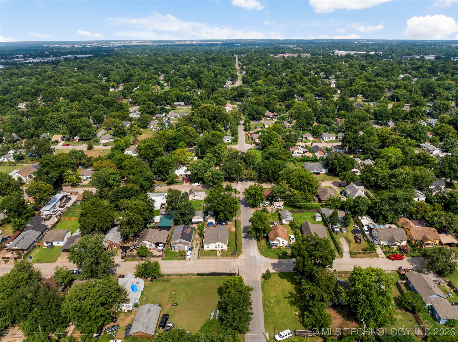 1901 N Atlanta Avenue Property Photo 2