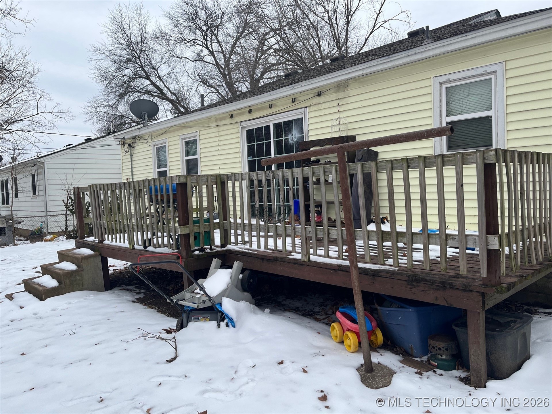 340 N Oak Street Property Photo 2