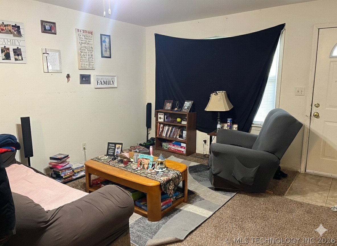 340 N Oak Street Property Photo 3