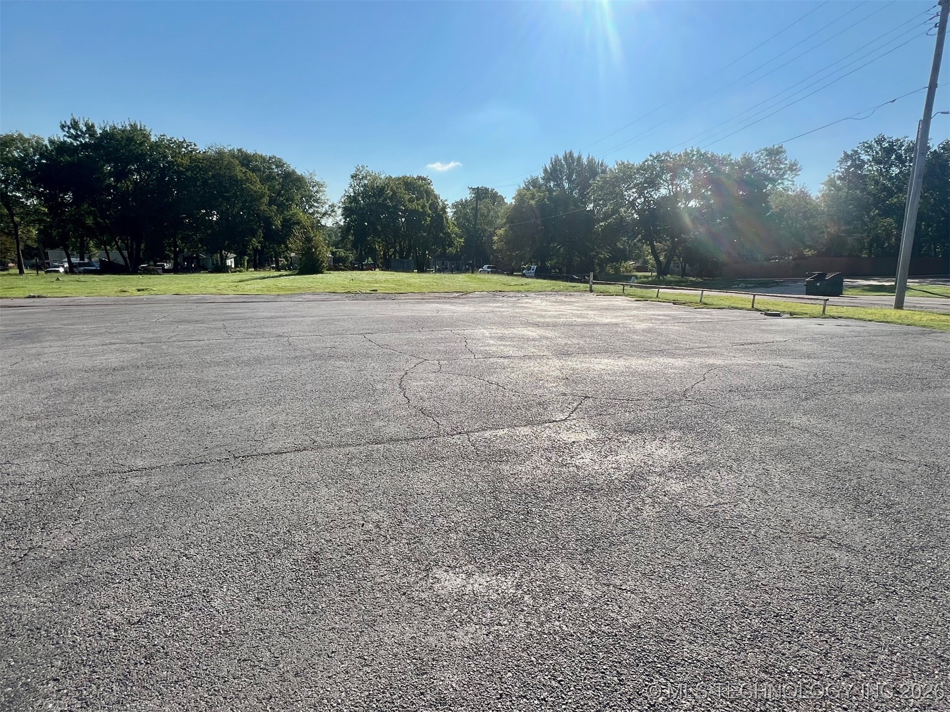 700 N 1st Street N Property Photo 2