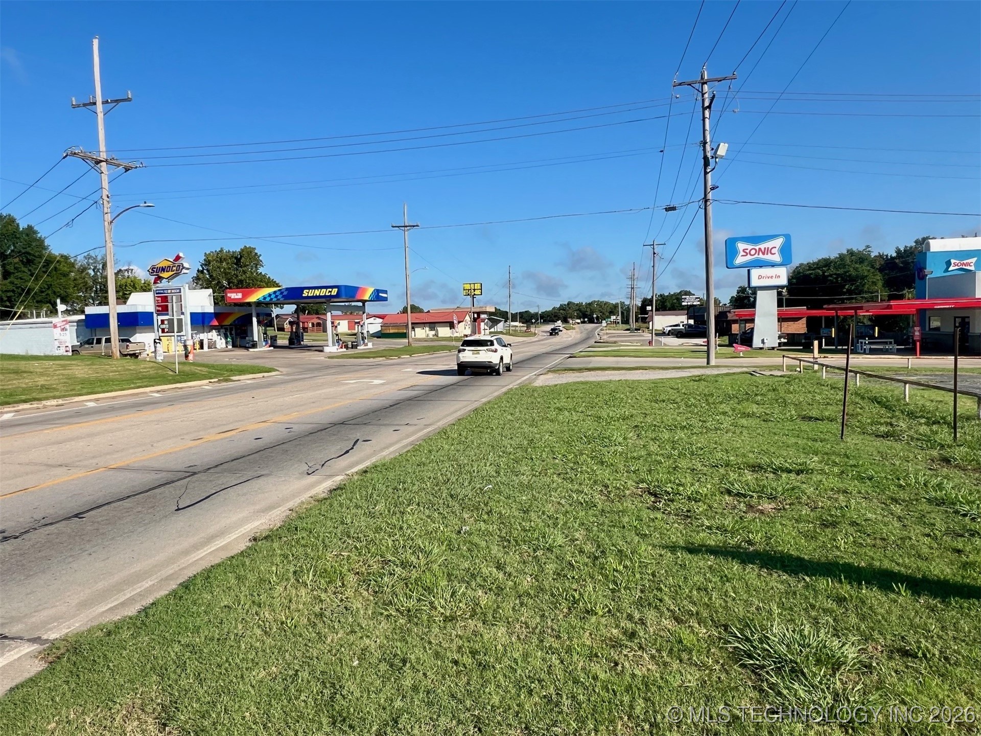 700 N 1st Street N Property Photo 3