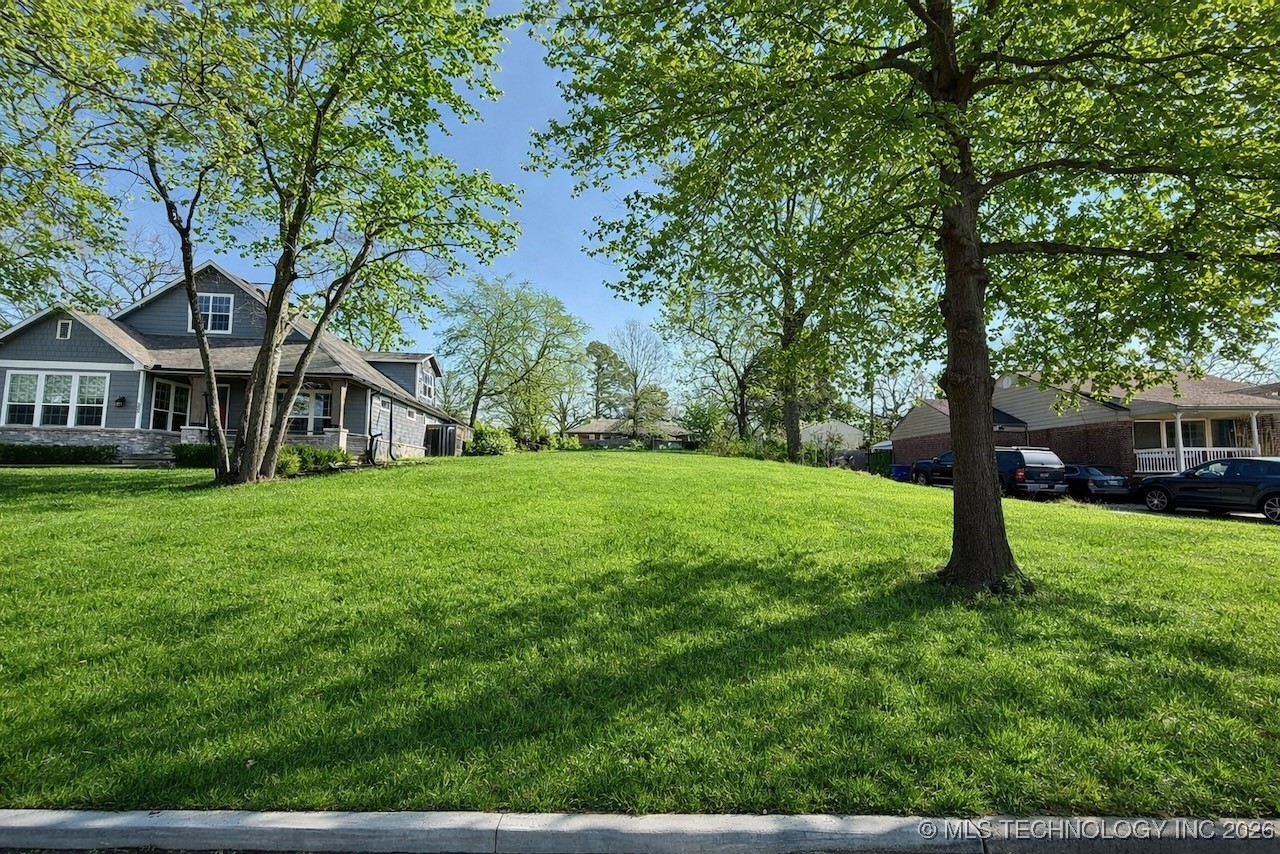 3913 S St Louis Avenue Property Photo 5