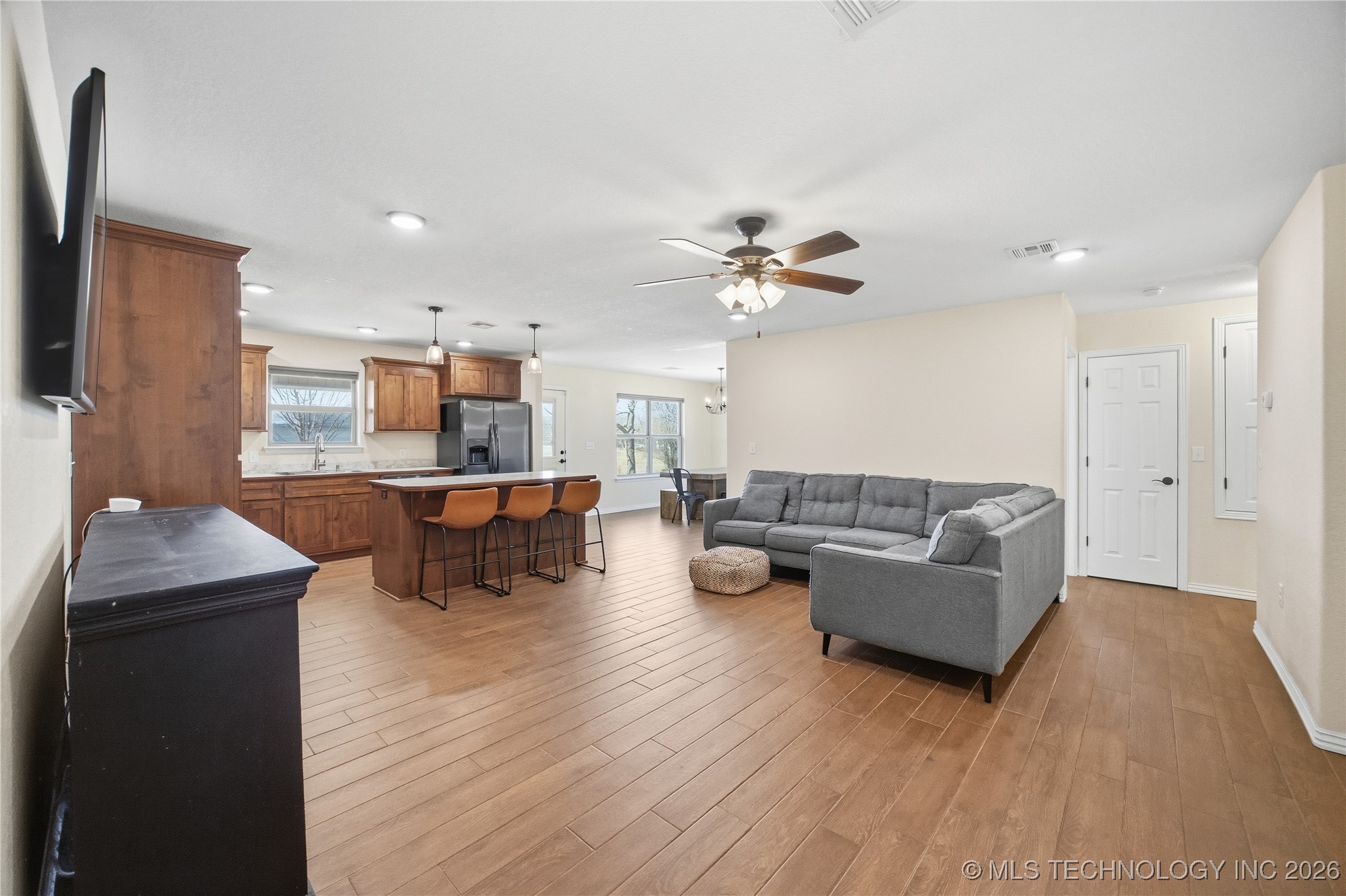 805 5th Street Property Photo 4