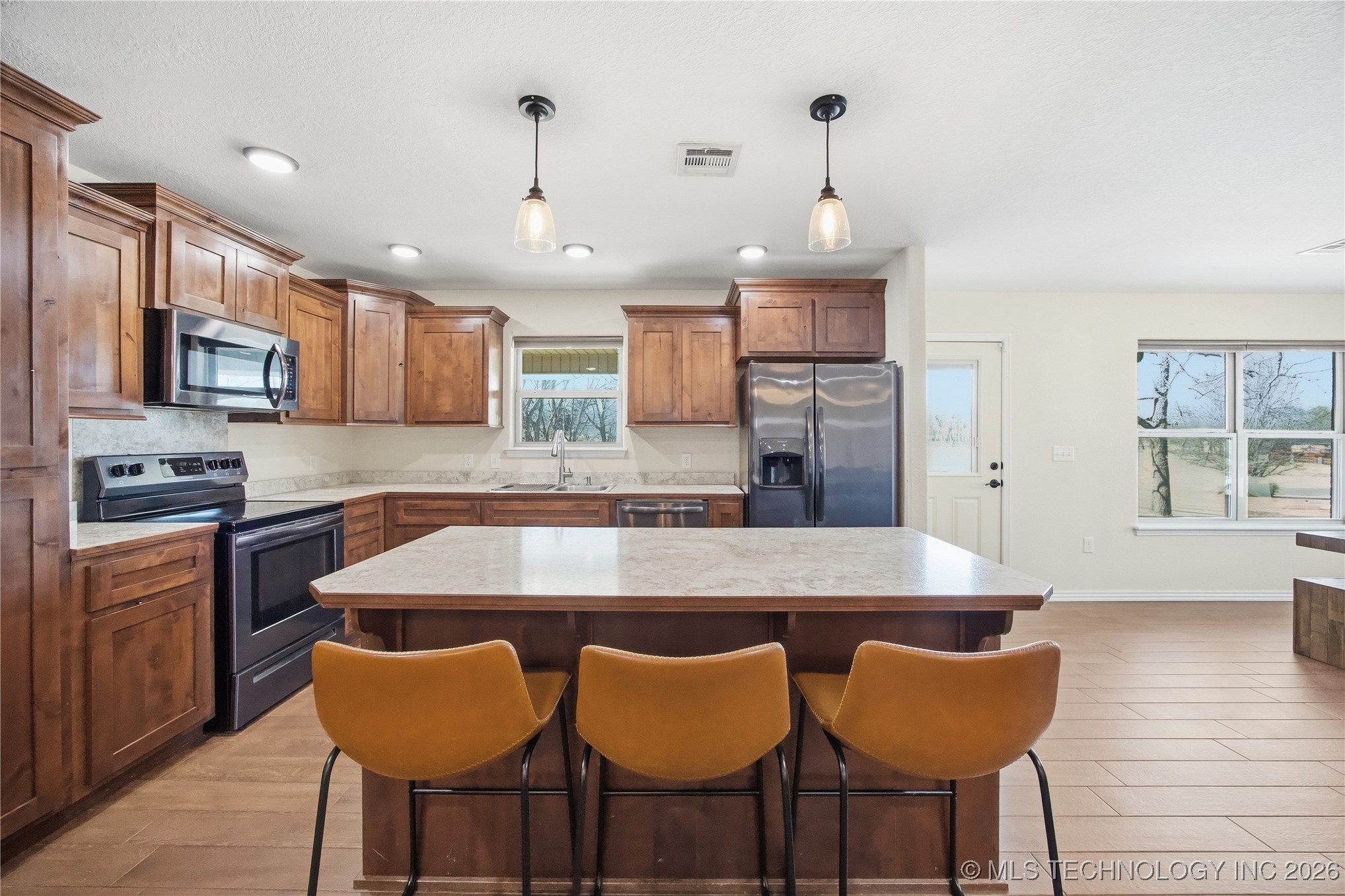 805 5th Street Property Photo 5