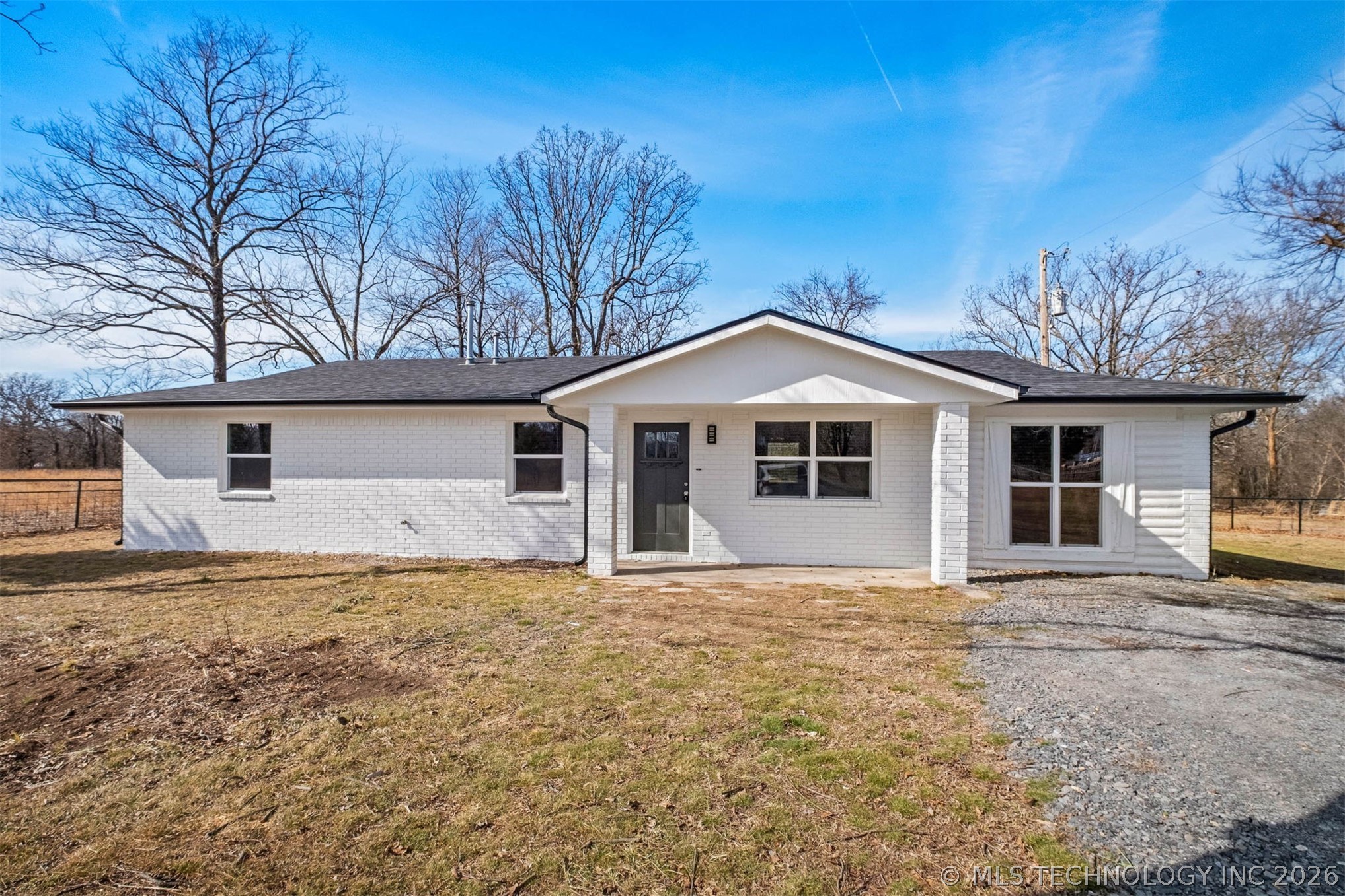 15359 N Medlin Road Property Photo 1