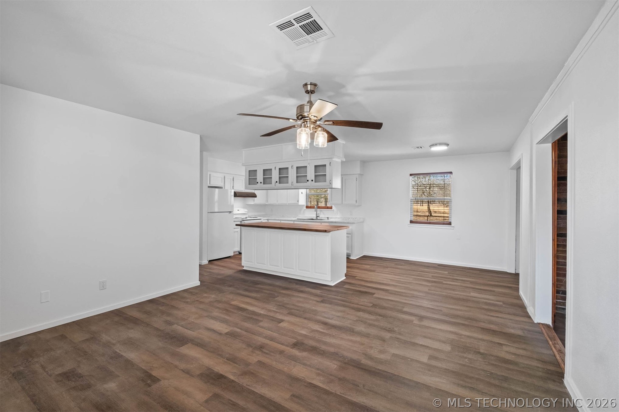 15359 N Medlin Road Property Photo 8