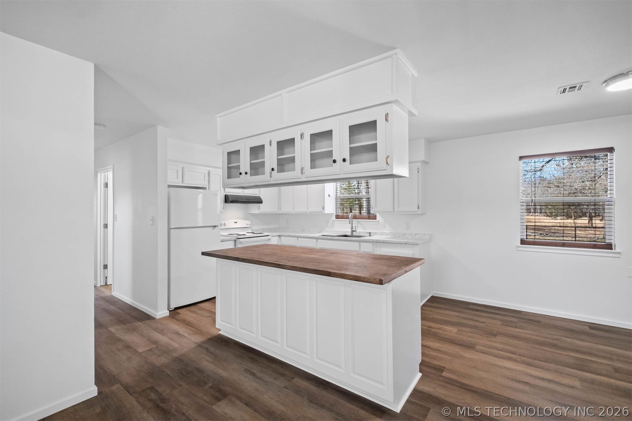 15359 N Medlin Road Property Photo 9