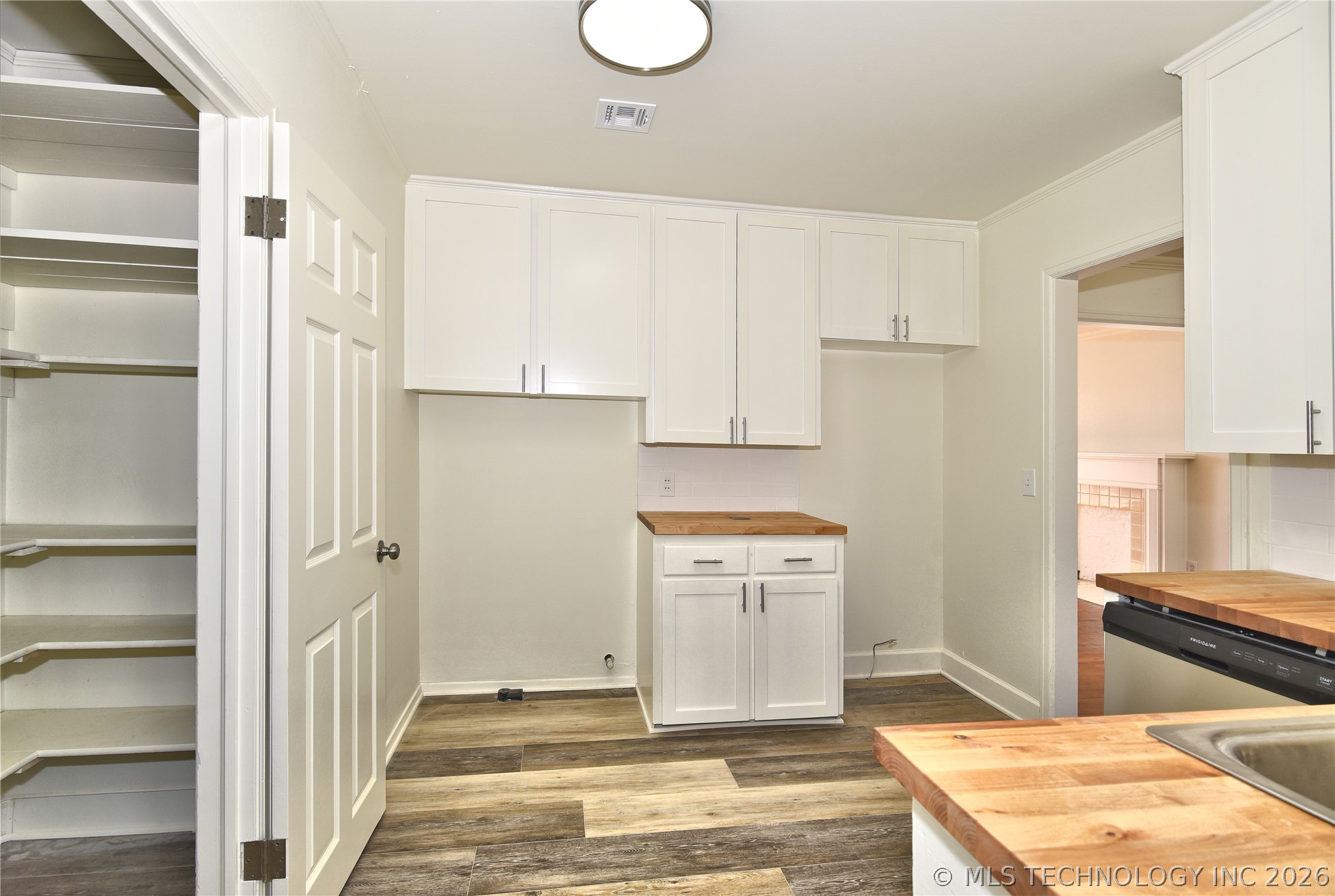 6329 E 4th Place Property Photo 7