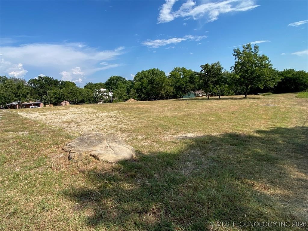 E 5th Street Property Photo 3