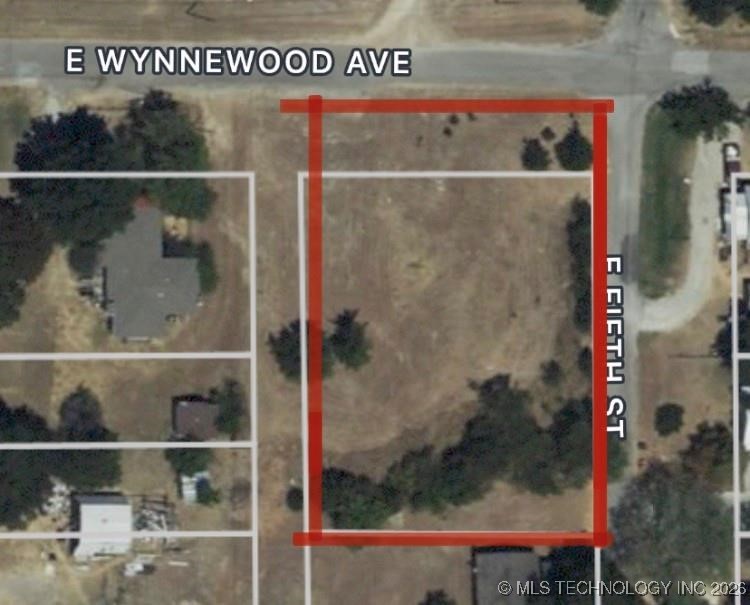 E 5th Street Property Photo 4