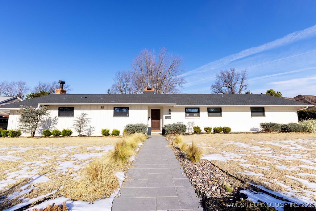 2709 E 61st Street Property Photo 1