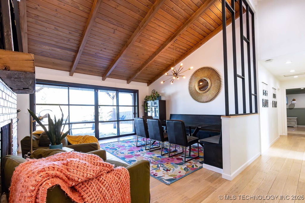 2709 E 61st Street Property Photo 2