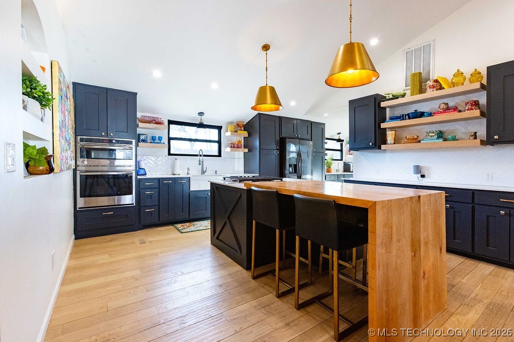 2709 E 61st Street Property Photo 6