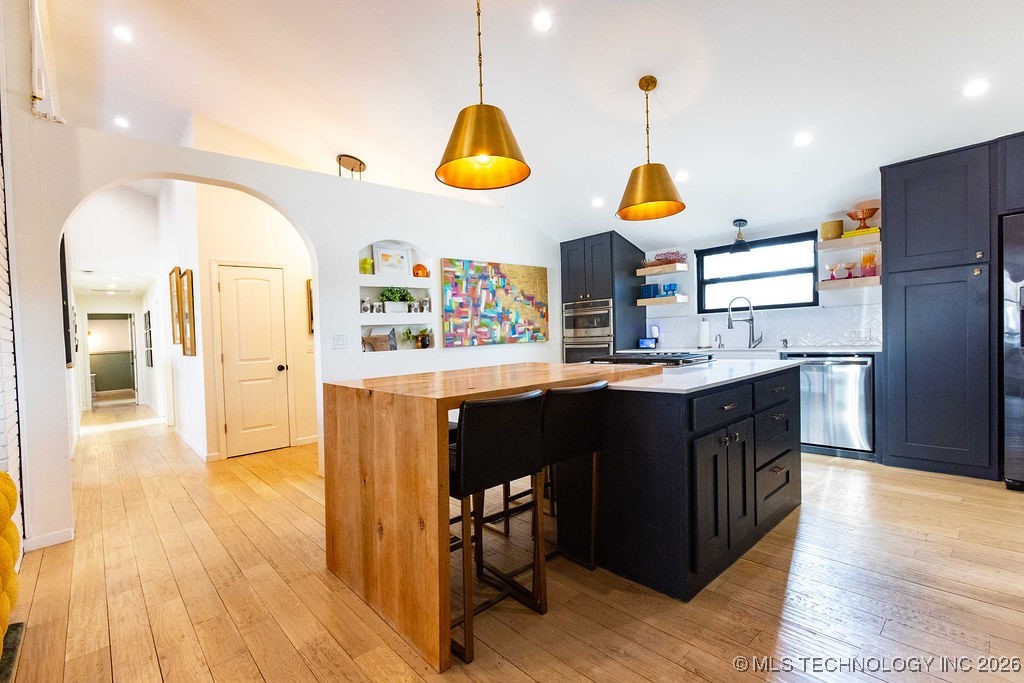 2709 E 61st Street Property Photo 8