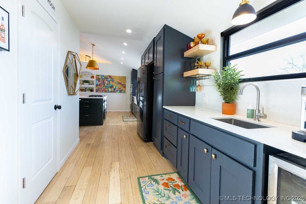 2709 E 61st Street Property Photo 12