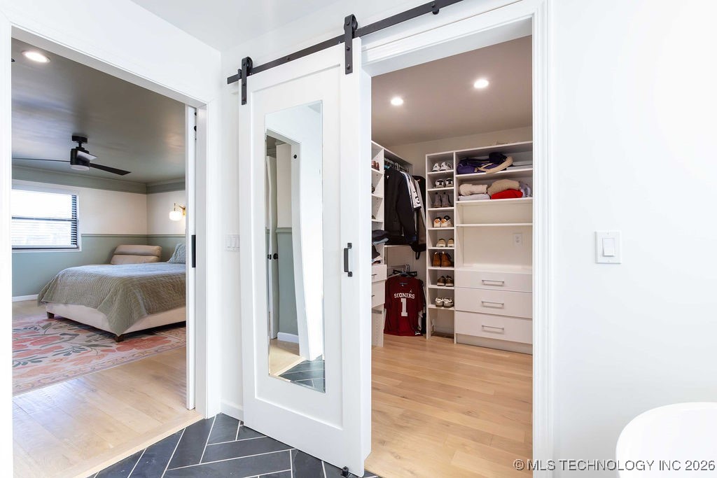 2709 E 61st Street Property Photo 23