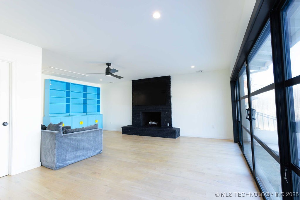 2709 E 61st Street Property Photo 31