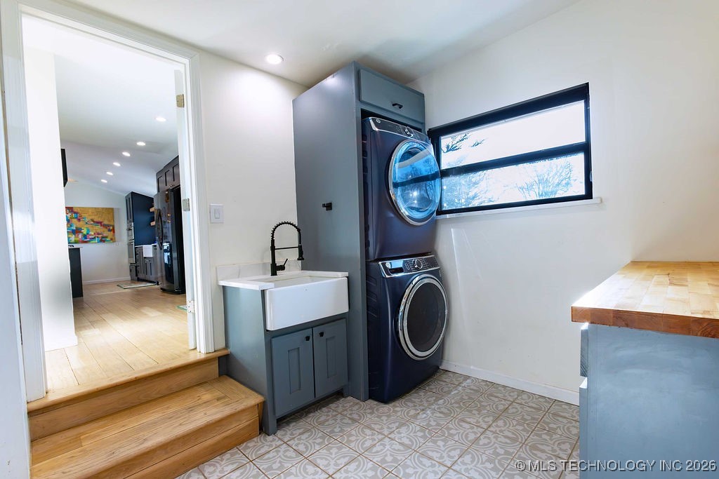 2709 E 61st Street Property Photo 34