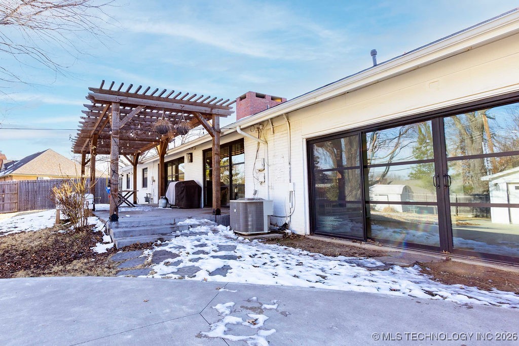 2709 E 61st Street Property Photo 37