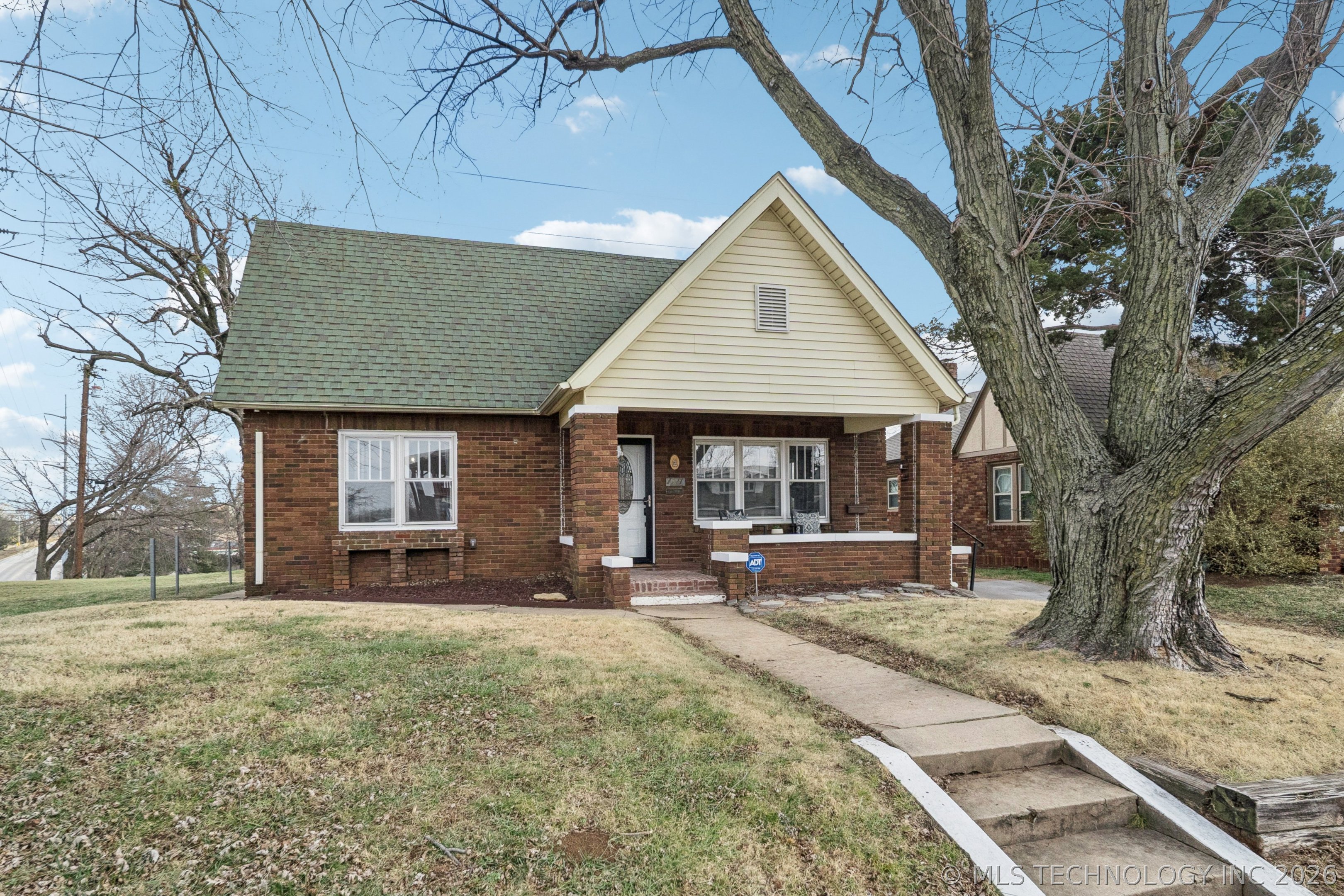 1211 S Jackson Avenue Property Photo 1