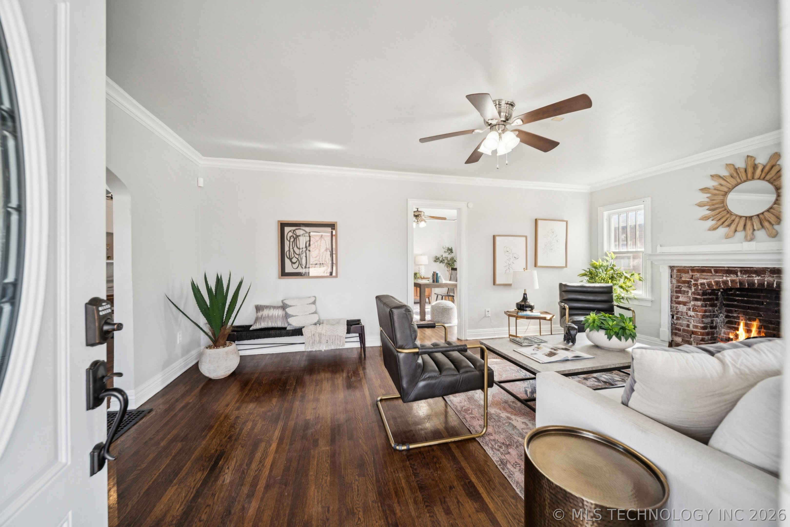 1211 S Jackson Avenue Property Photo 2