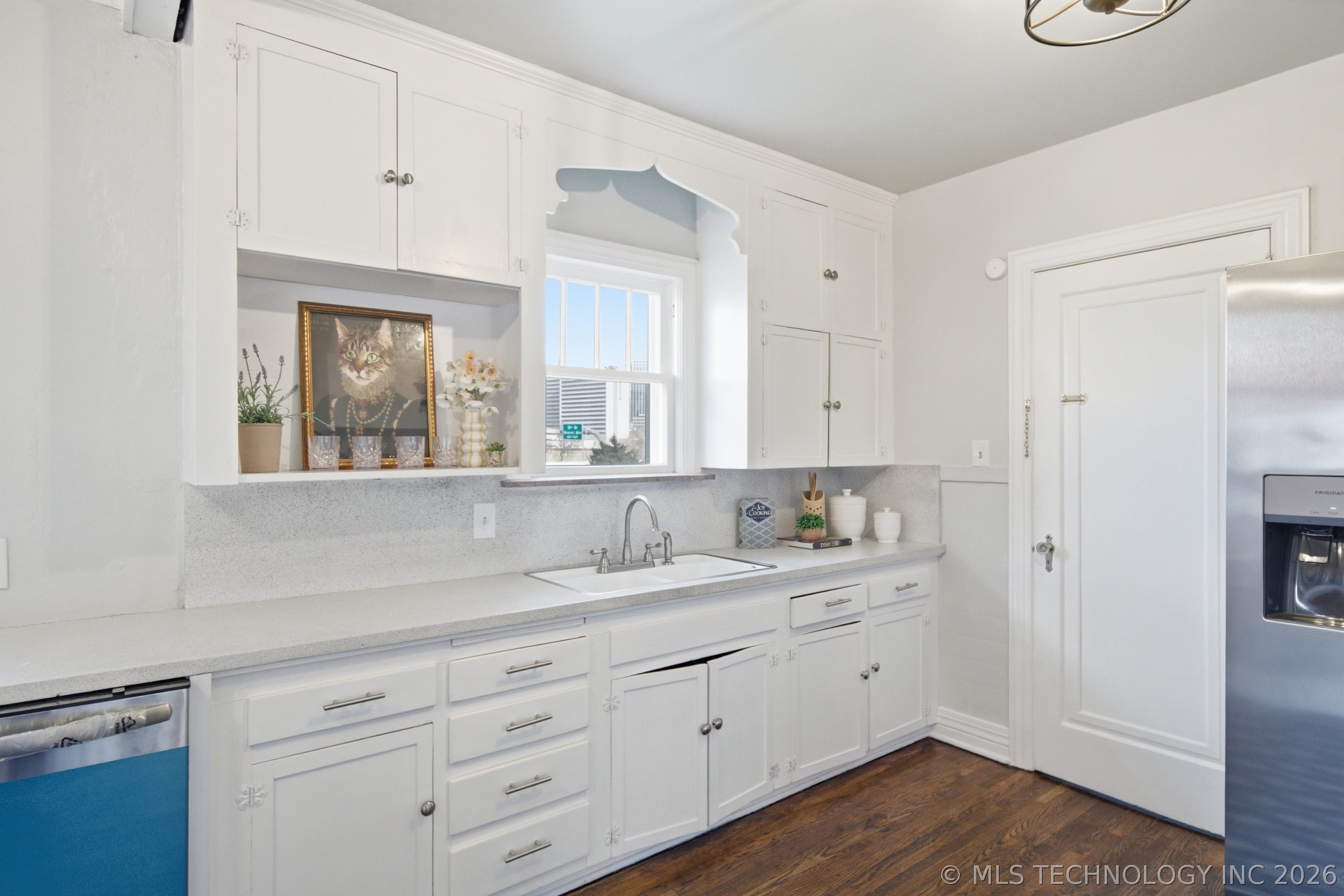 1211 S Jackson Avenue Property Photo 8