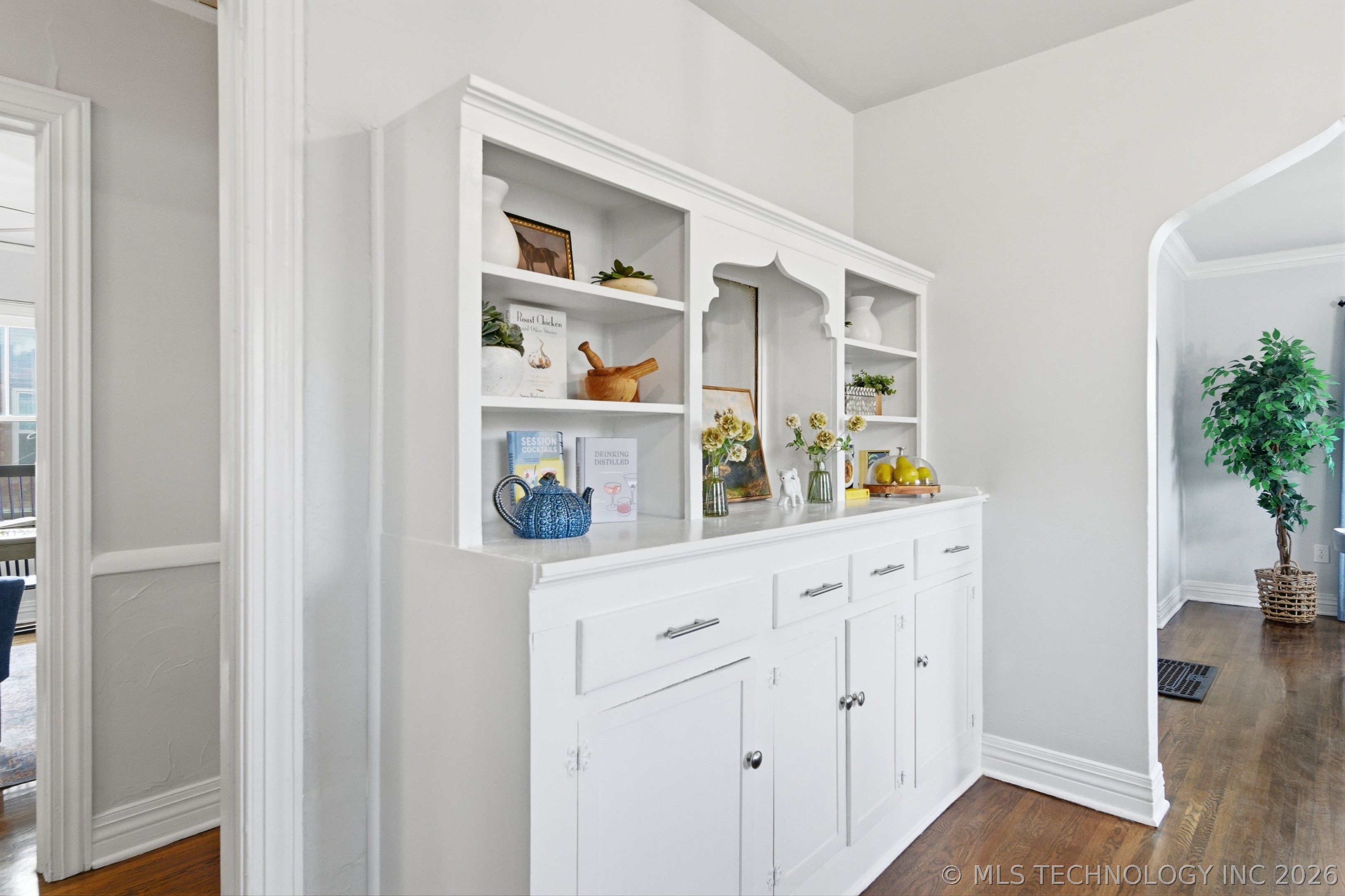 1211 S Jackson Avenue Property Photo 10