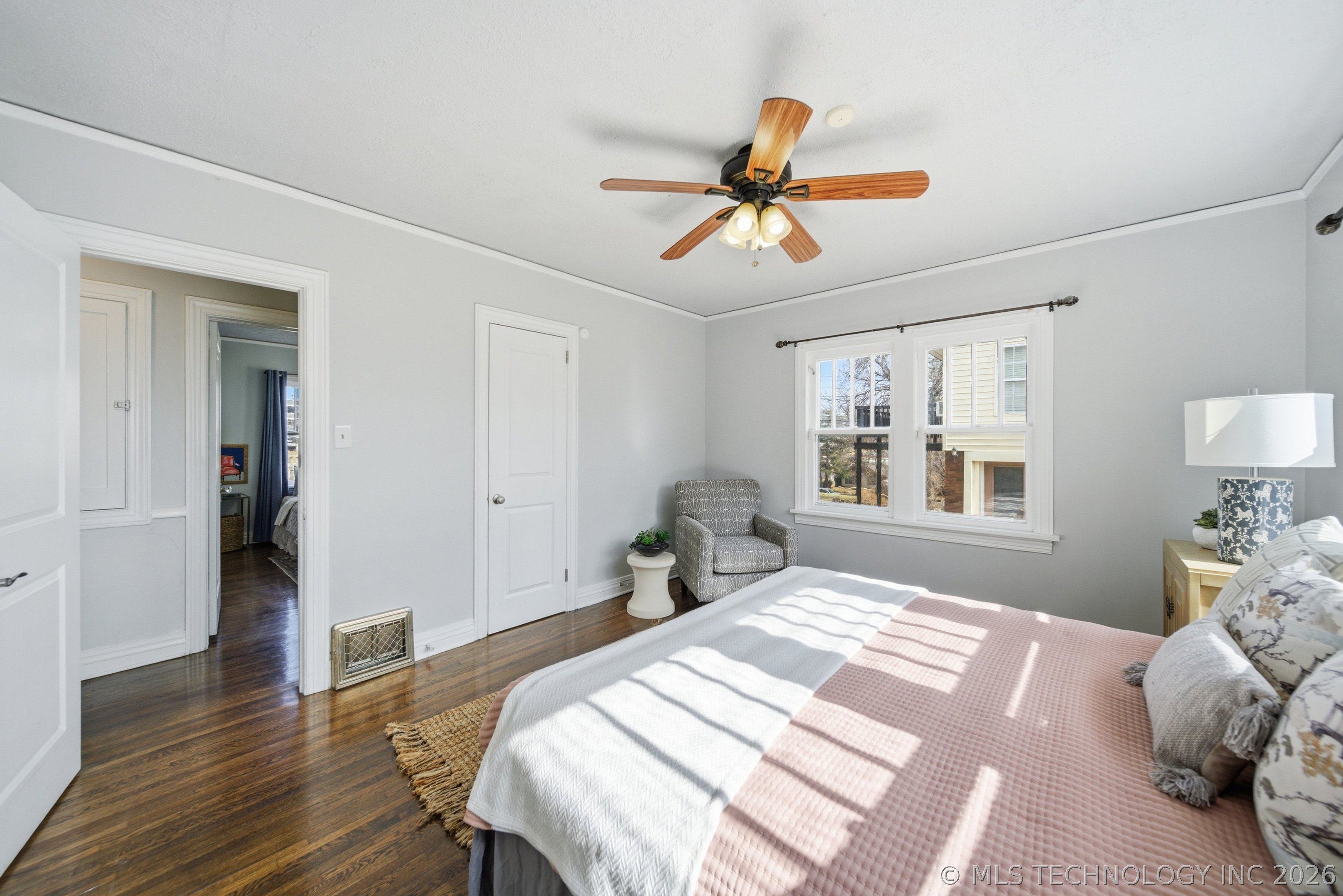 1211 S Jackson Avenue Property Photo 13