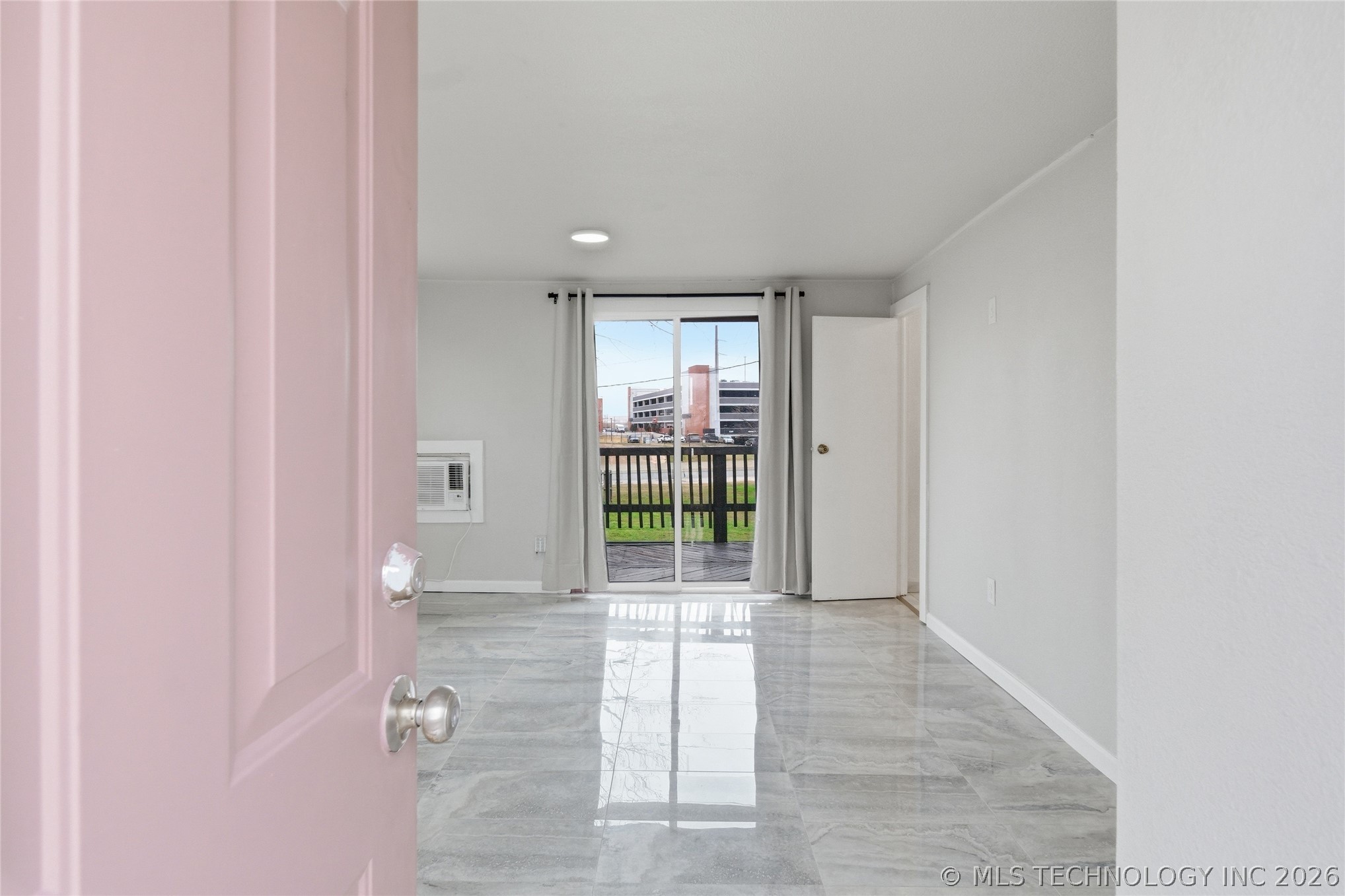 1211 S Jackson Avenue Property Photo 23