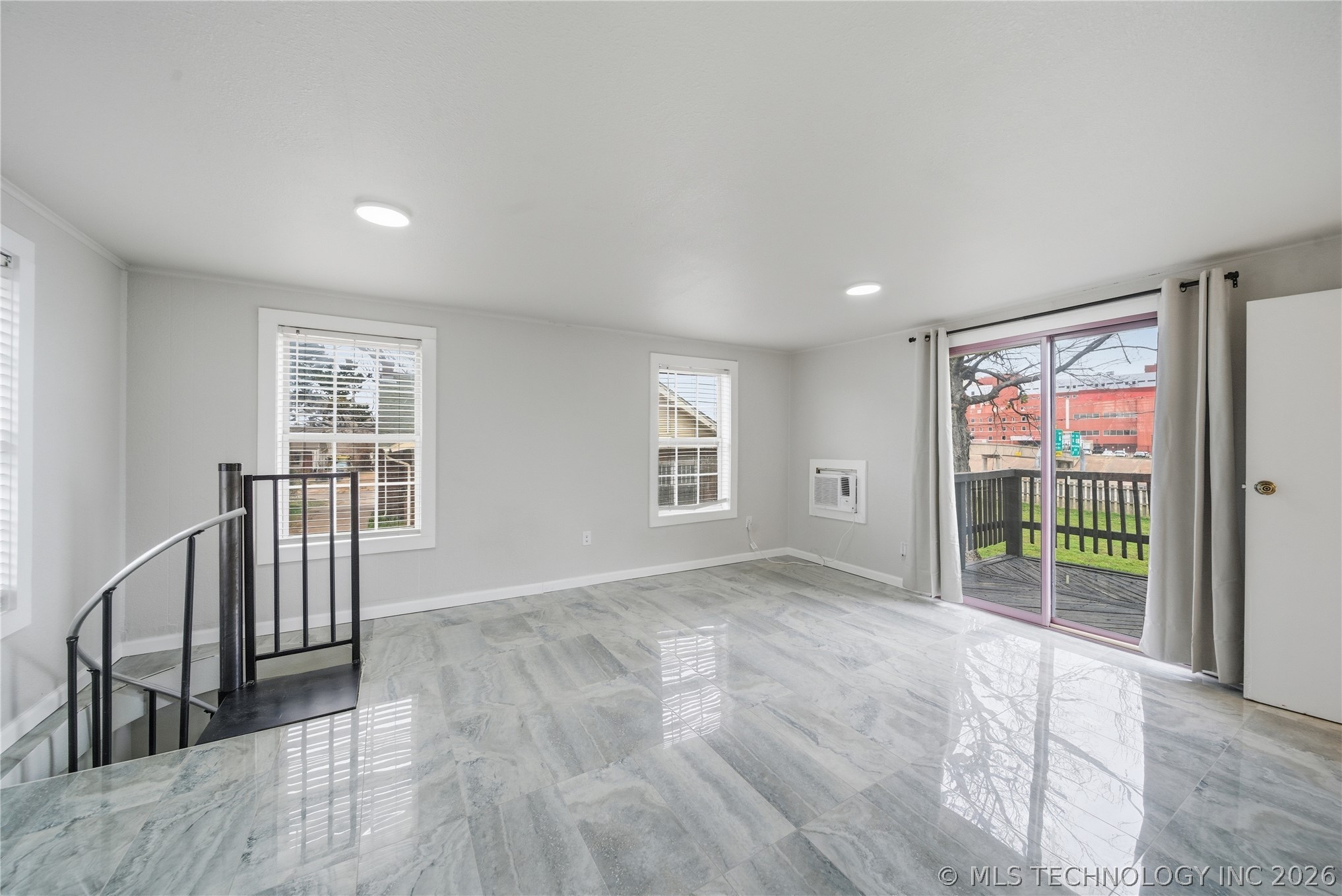 1211 S Jackson Avenue Property Photo 24