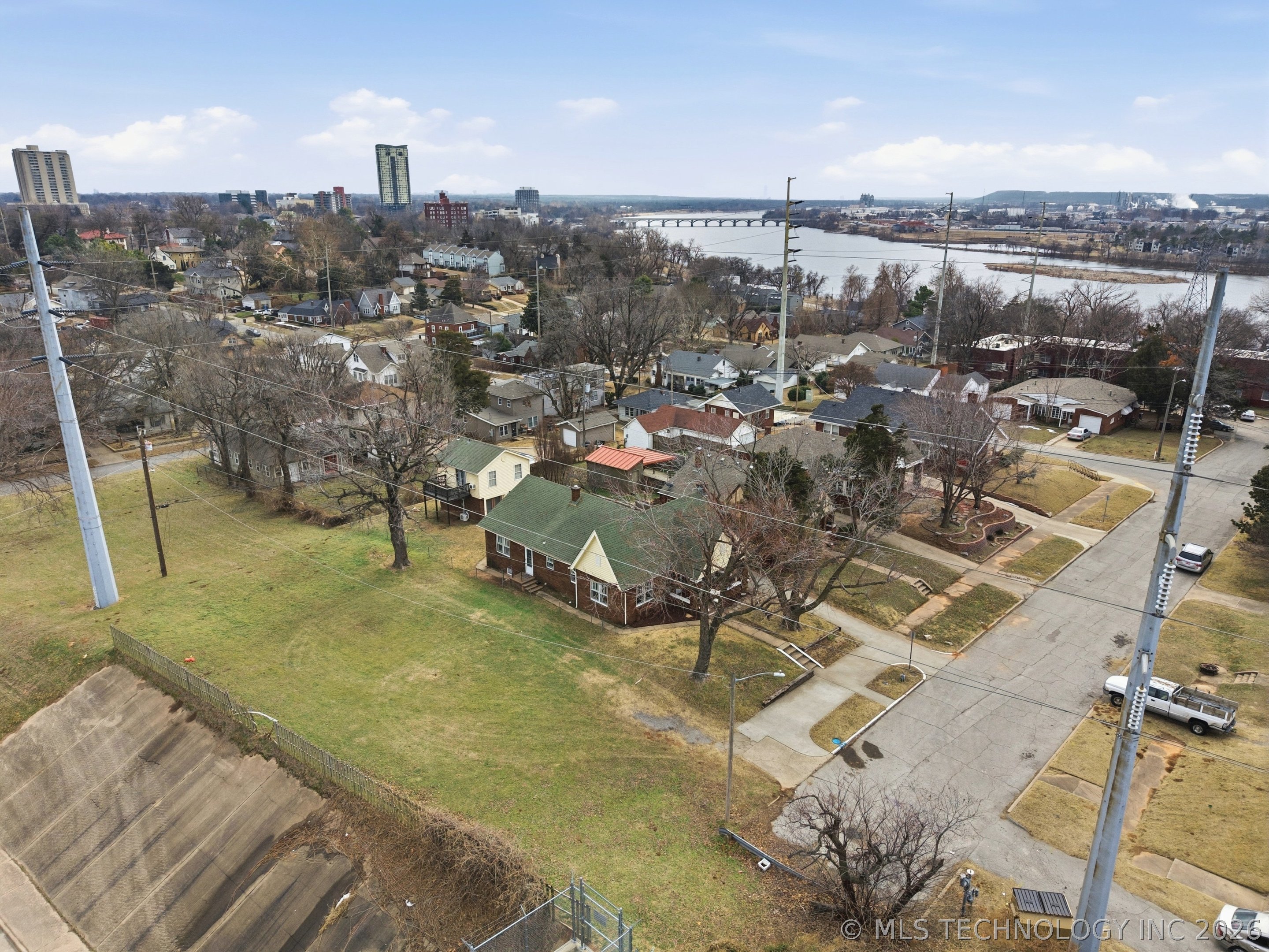 1211 S Jackson Avenue Property Photo 33