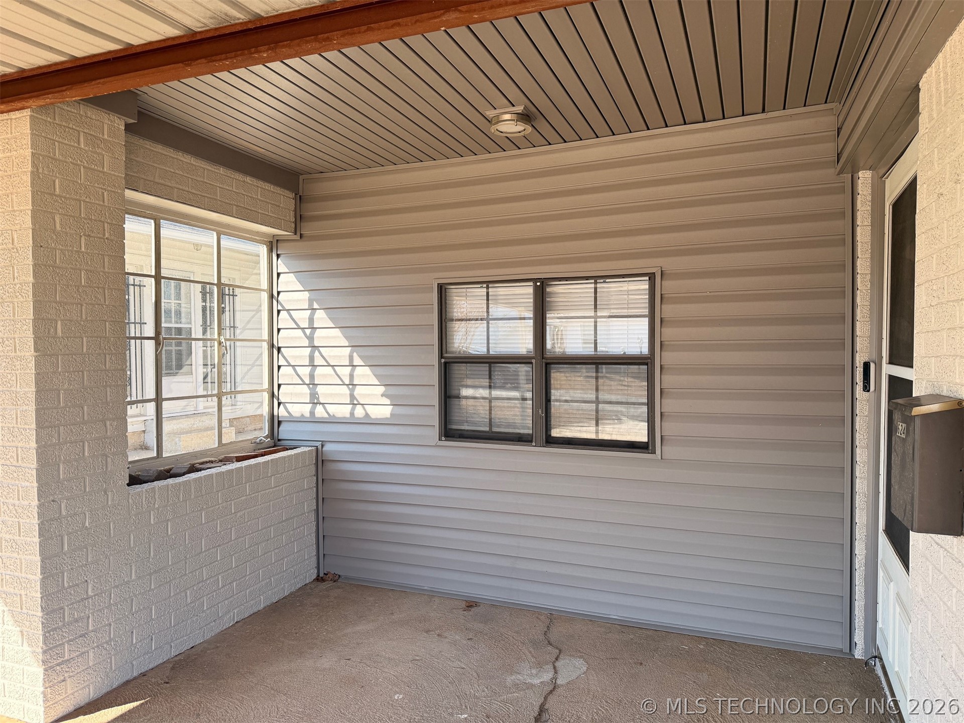 624 W Kirk Street Property Photo 2