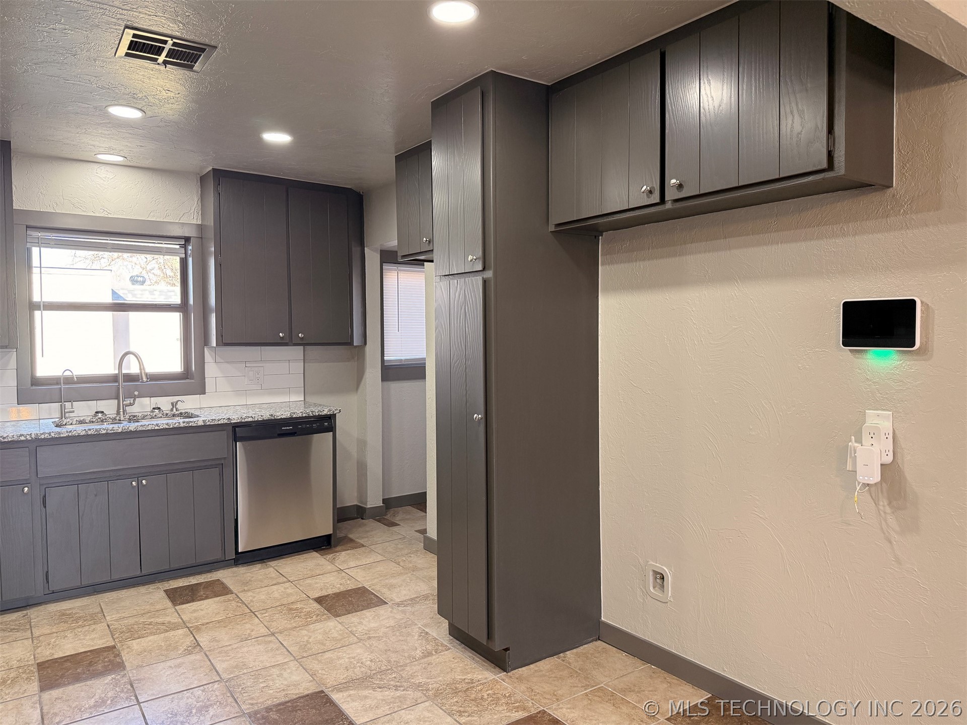 624 W Kirk Street Property Photo 11