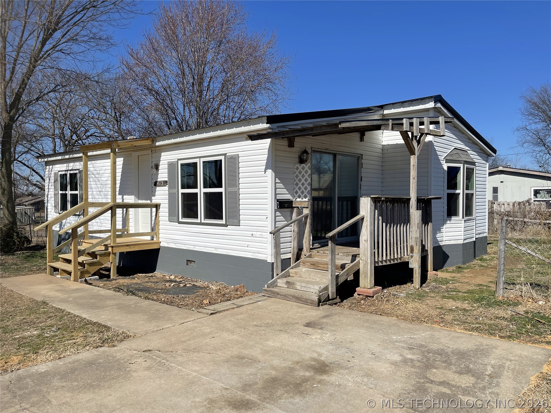 413 W Willow Street Property Photo 1