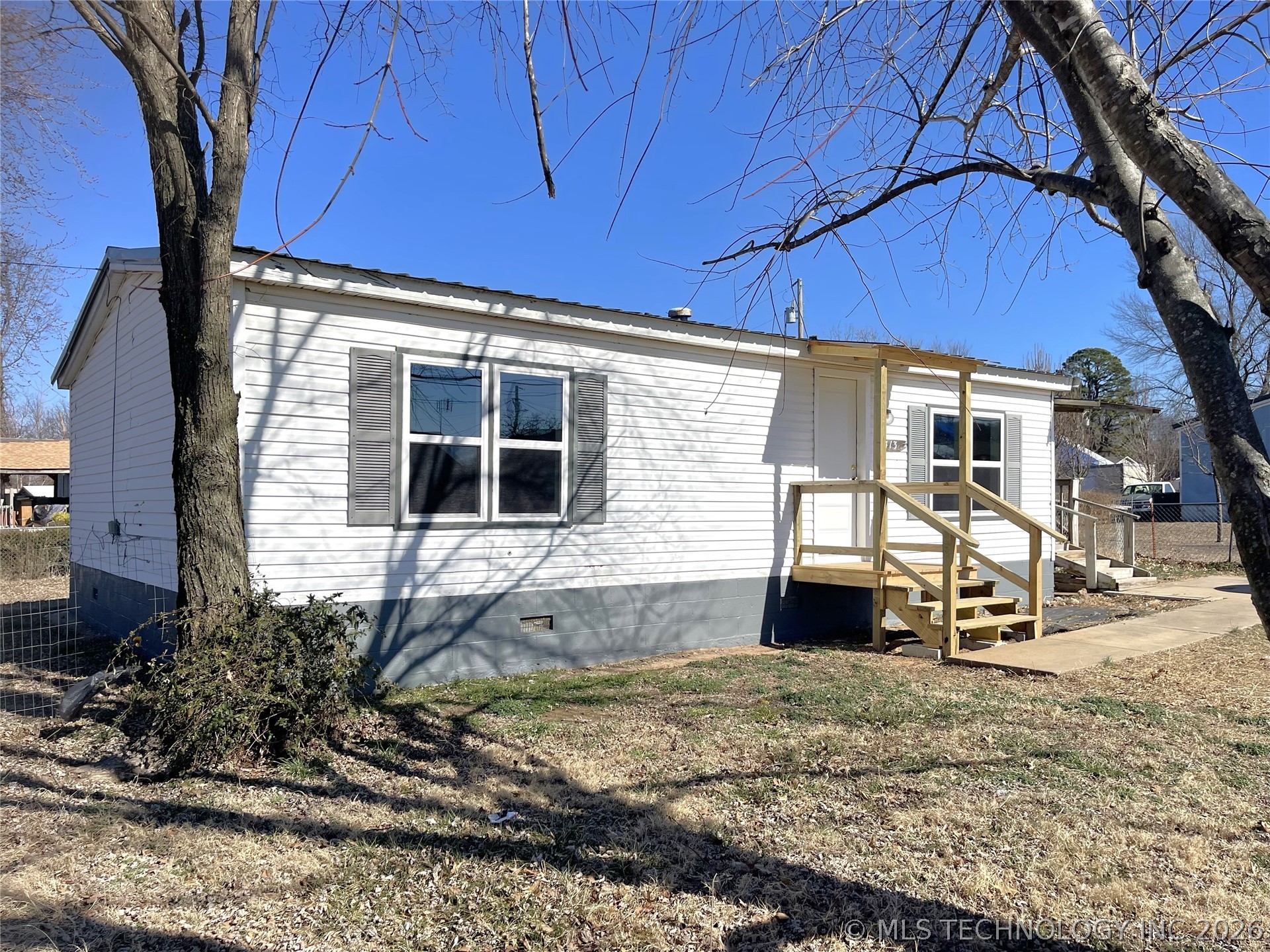 413 W Willow Street Property Photo 2