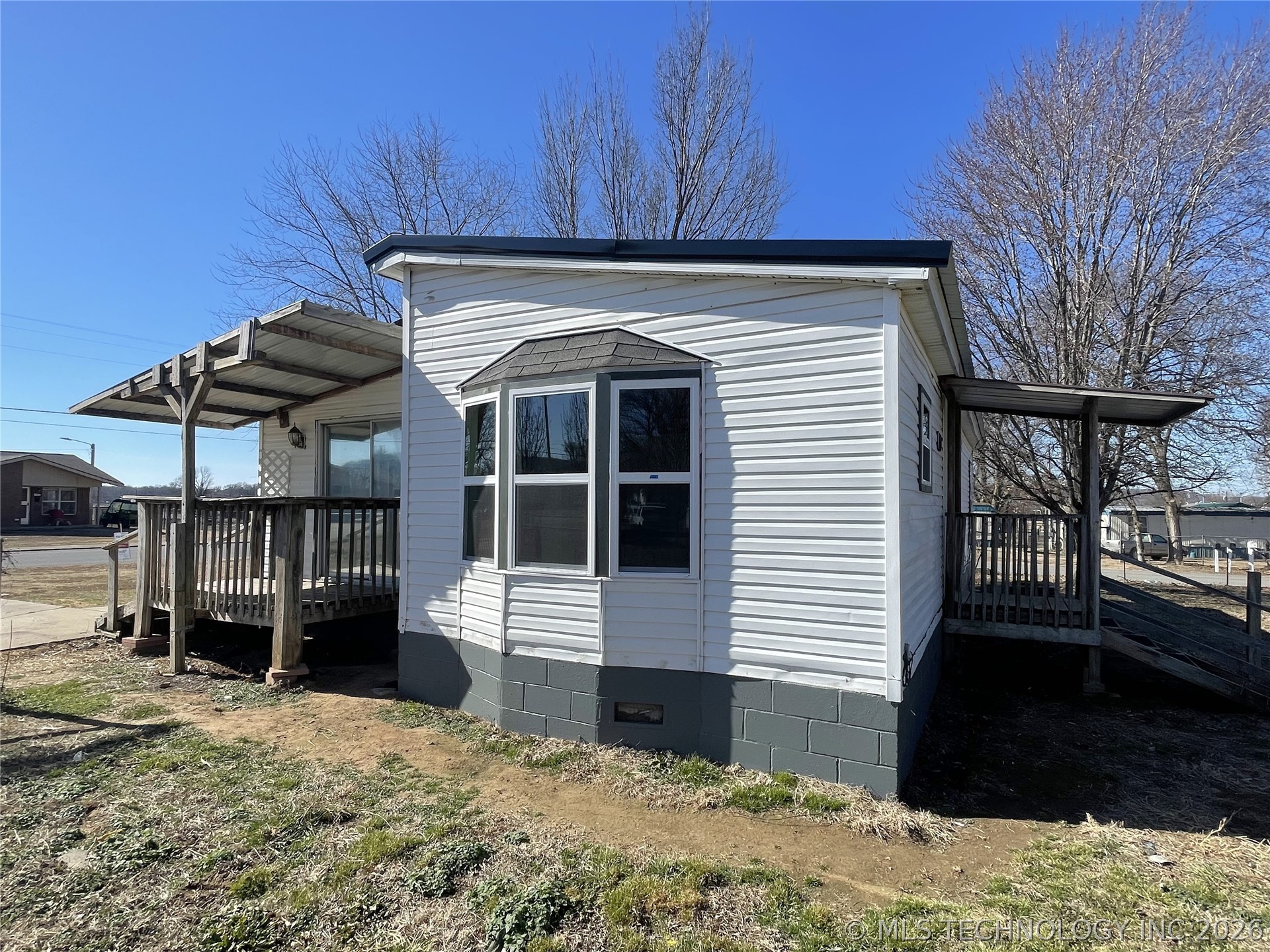 413 W Willow Street Property Photo 4