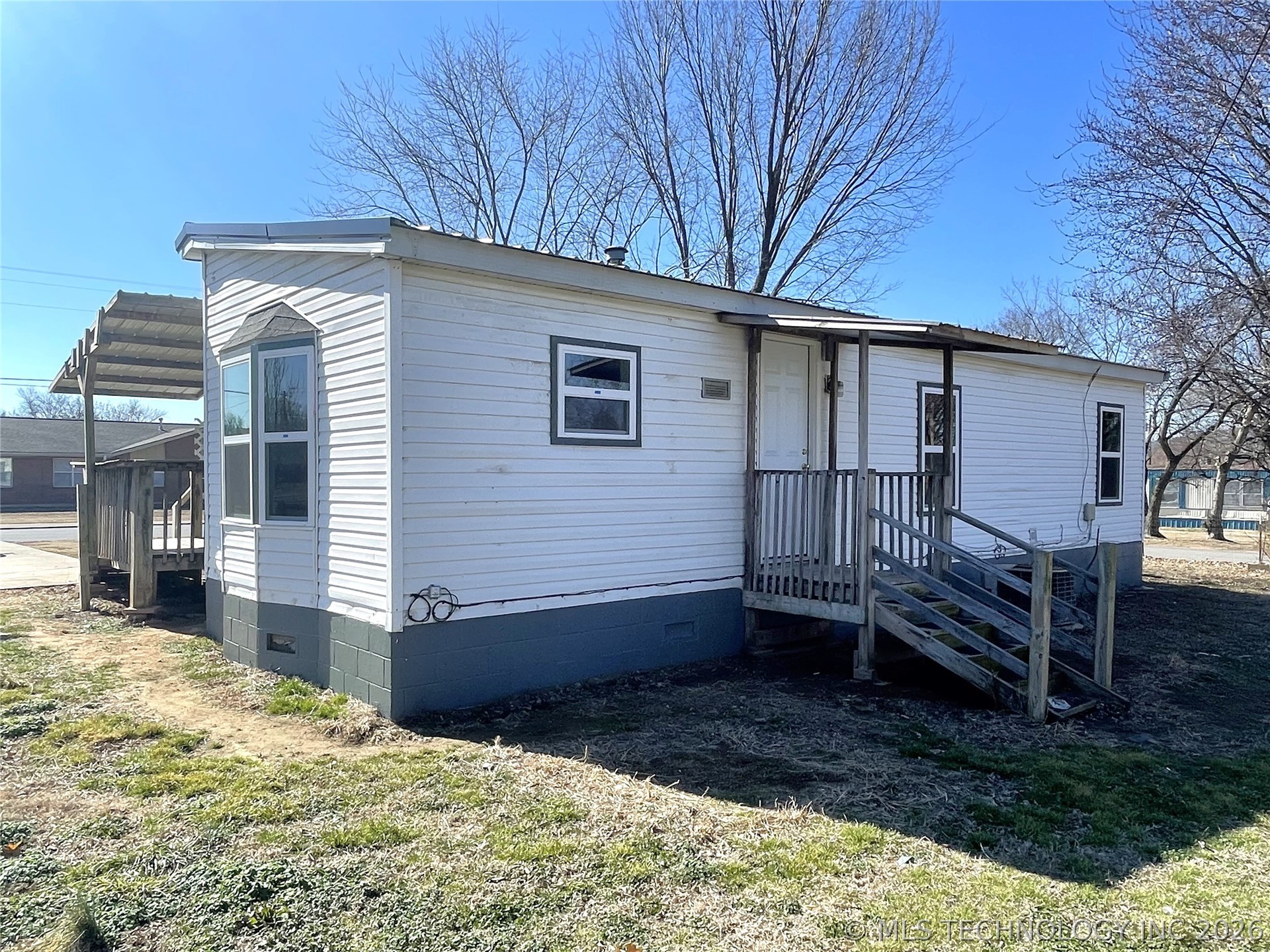 413 W Willow Street Property Photo 5