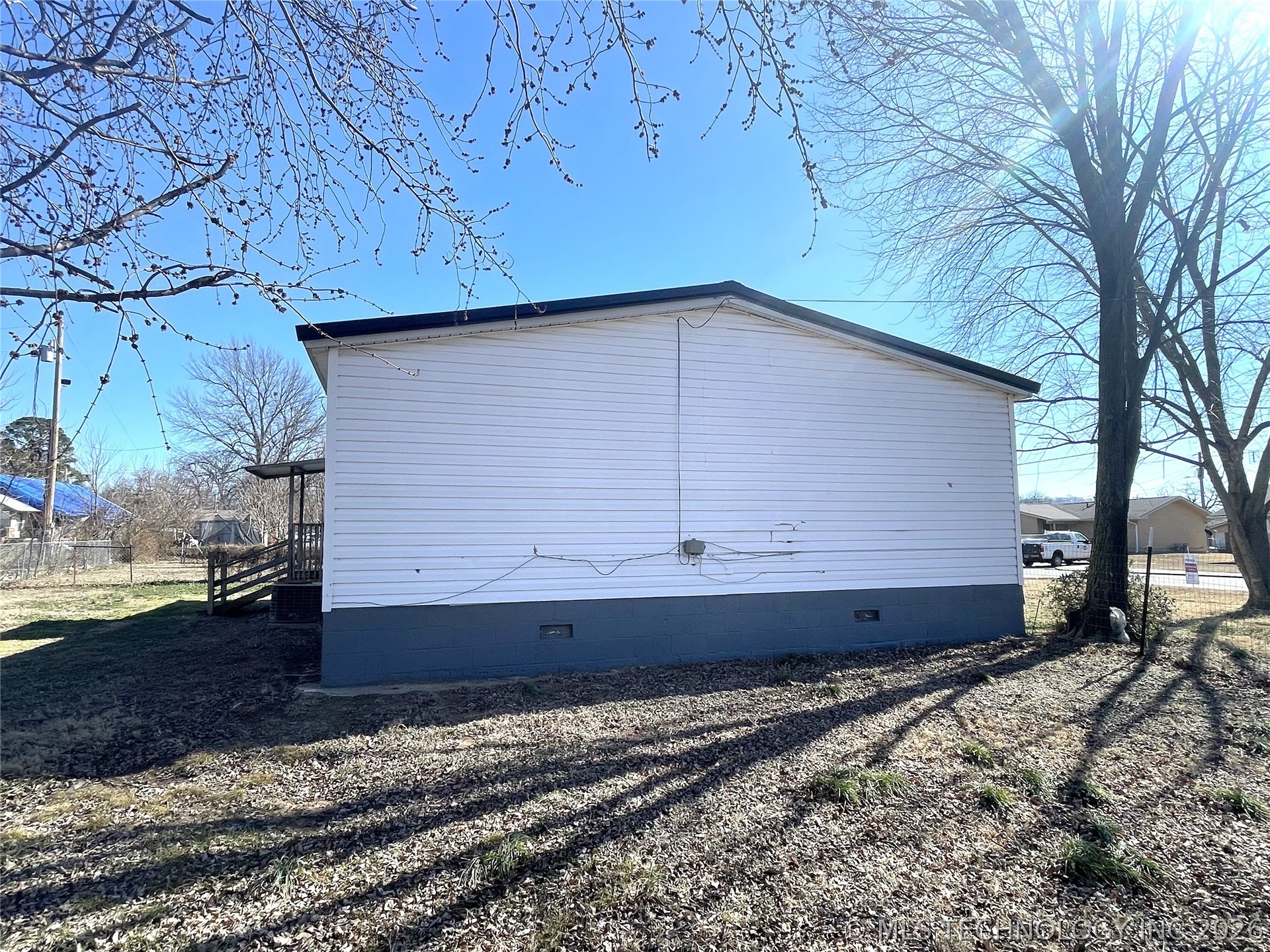 413 W Willow Street Property Photo 8