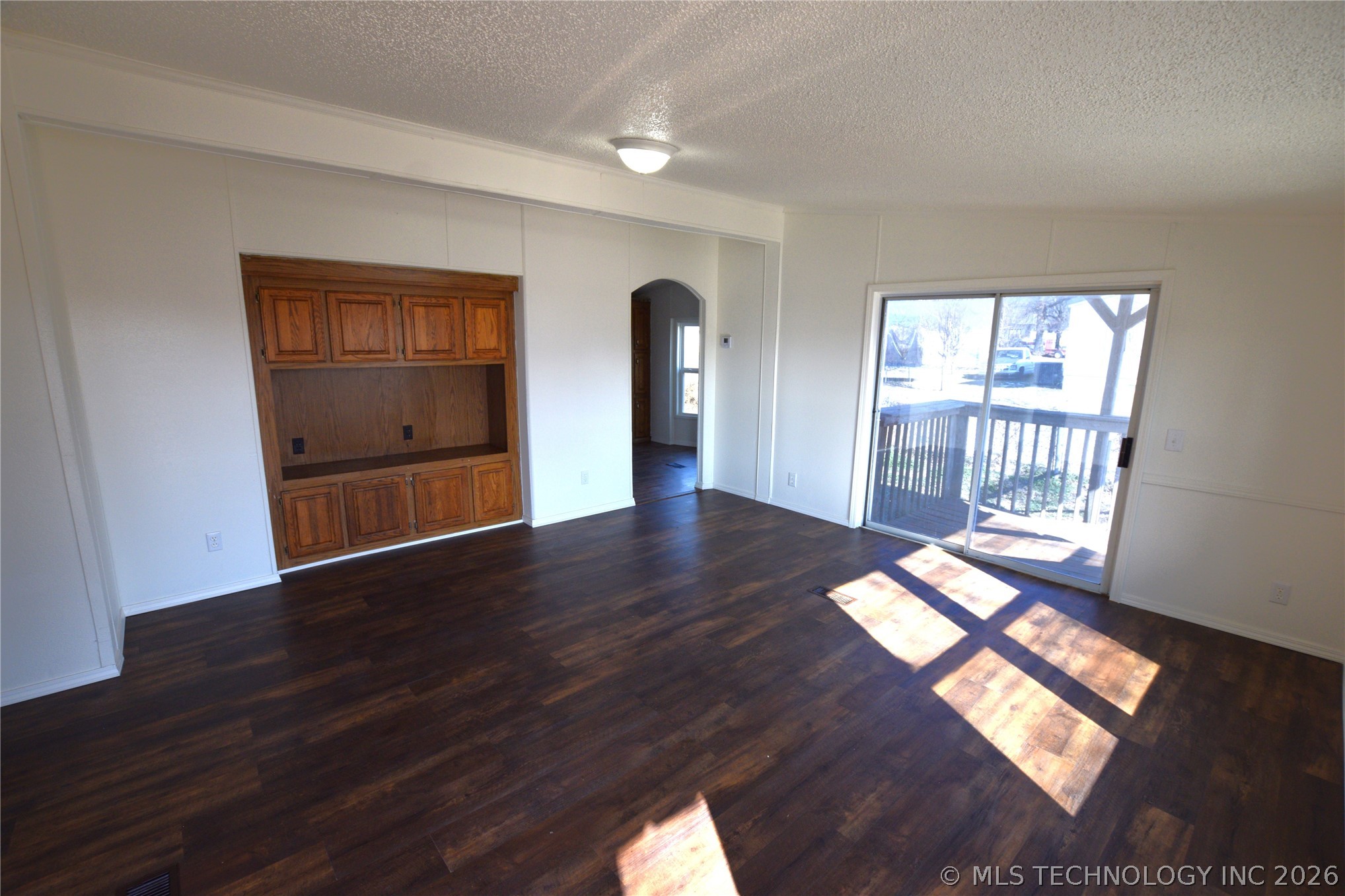 413 W Willow Street Property Photo 9