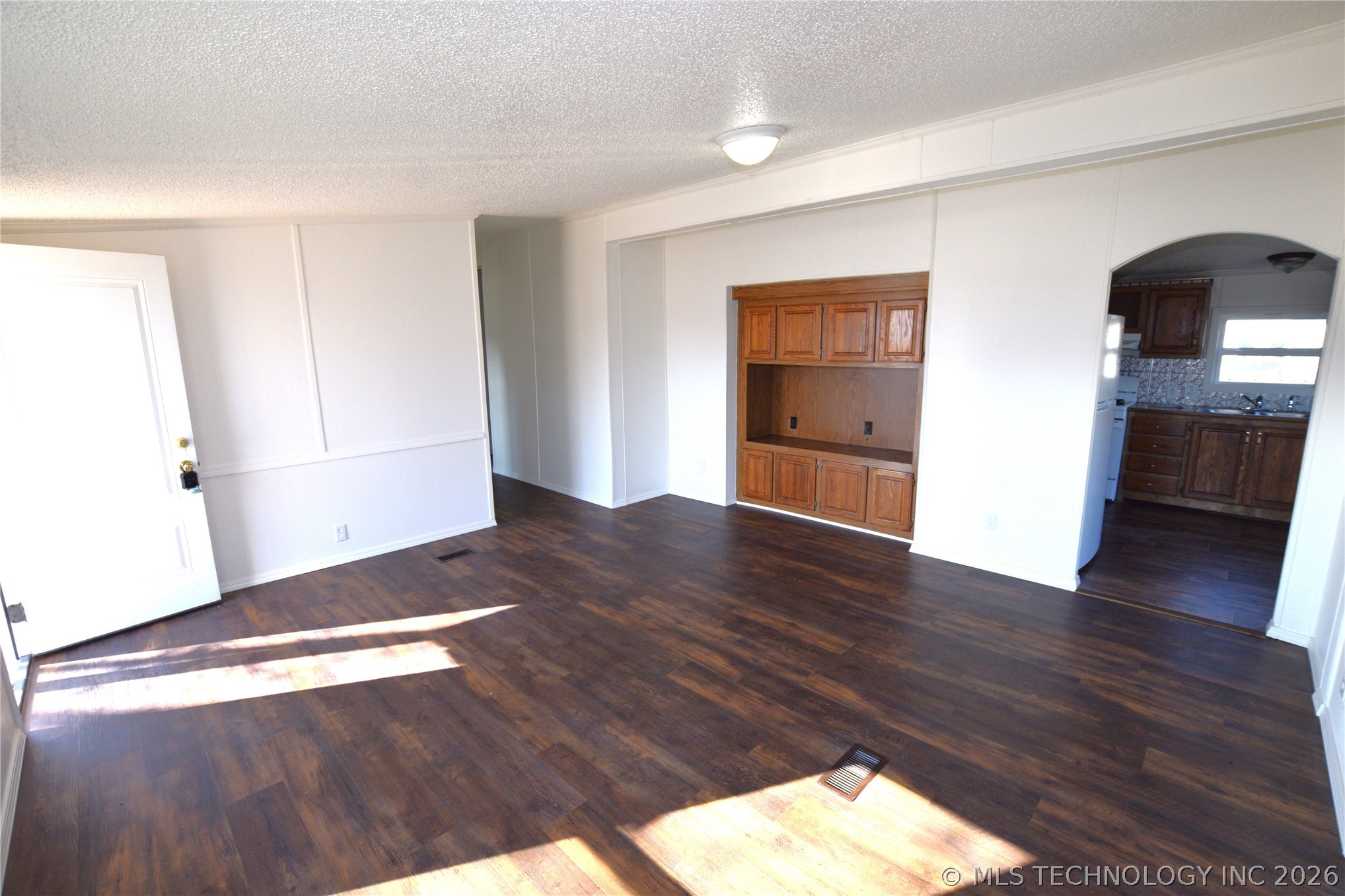 413 W Willow Street Property Photo 10